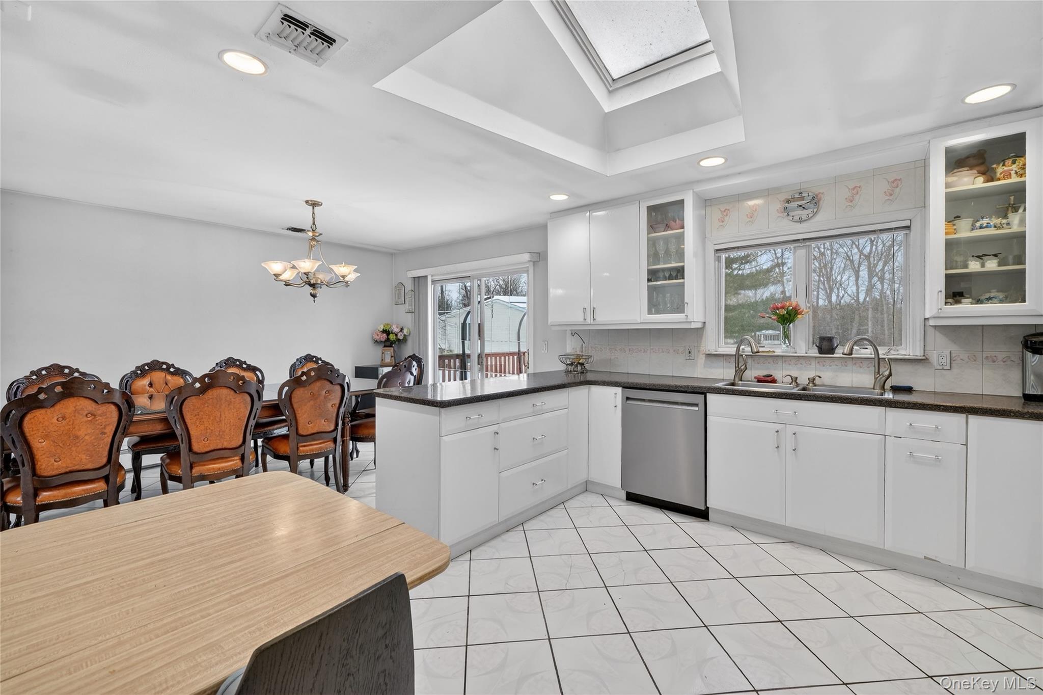 #9 photo, 4 Lois Lane, Monsey , NY 10952