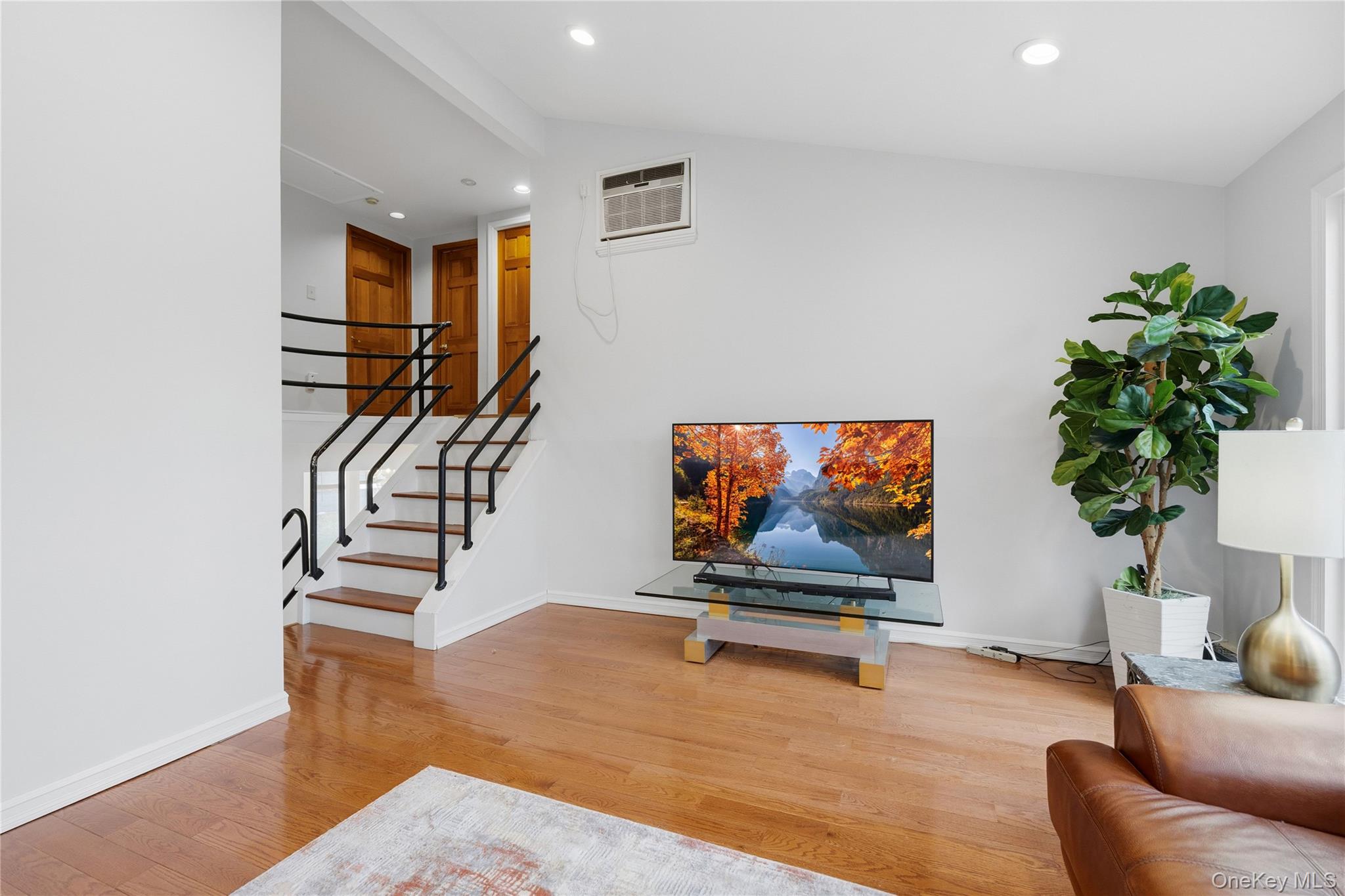 #14 photo, 15 Autumn Drive, सफ़ोक काउंटी Mount Sinai , NY 11766