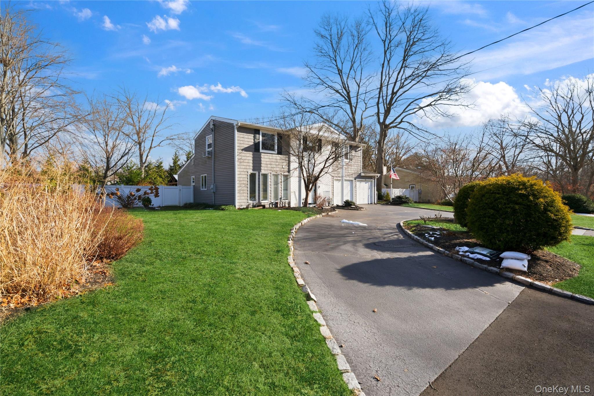 #3 photo, 15 Autumn Drive, सफ़ोक काउंटी Mount Sinai , NY 11766