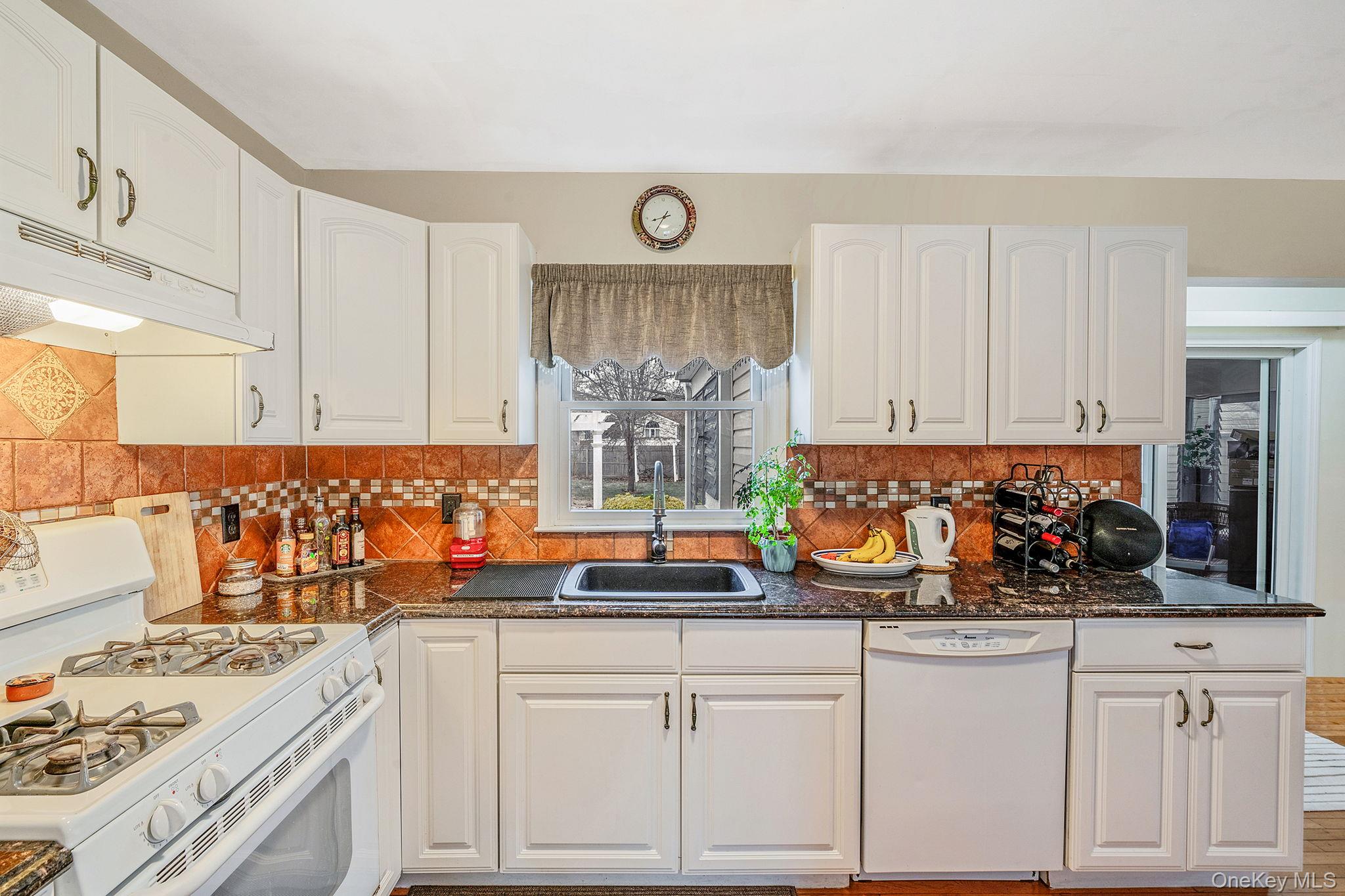 #11 photo, 777 Johnson Avenue, מחוז סאפוק Ronkonkoma , NY 11779