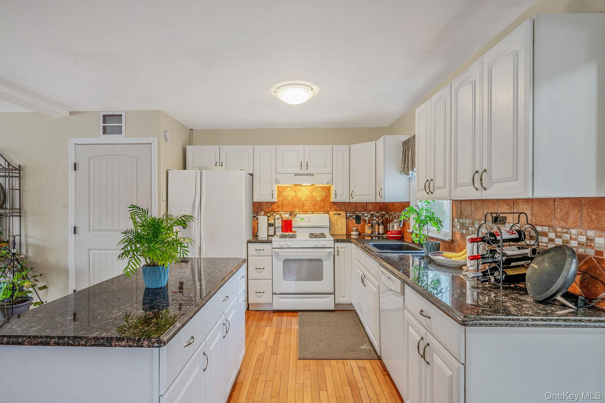 #9 photo, 777 Johnson Avenue, מחוז סאפוק Ronkonkoma , NY 11779