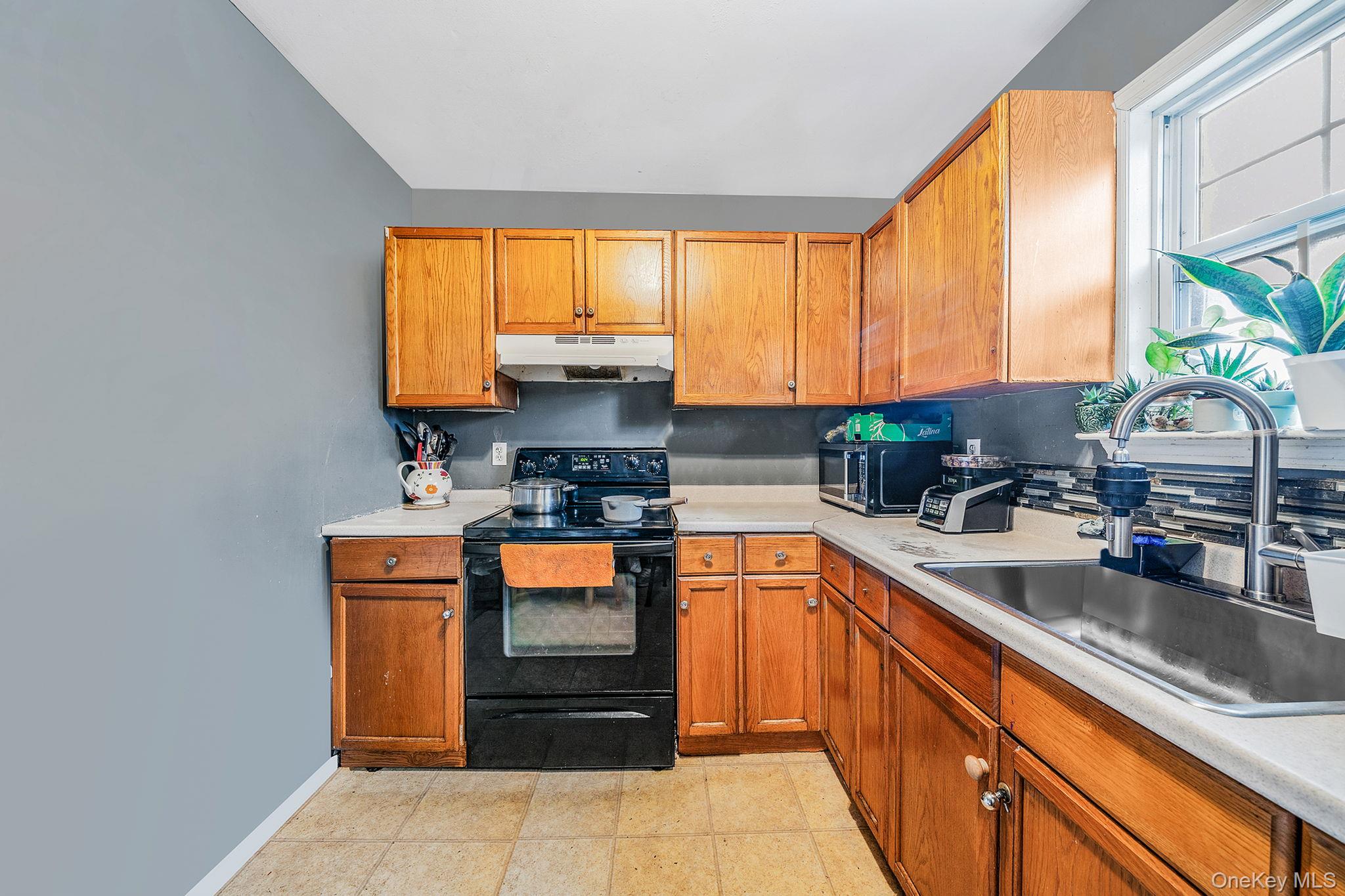 #7 photo, 78 Eleanor Avenue, Mastic , NY 11950