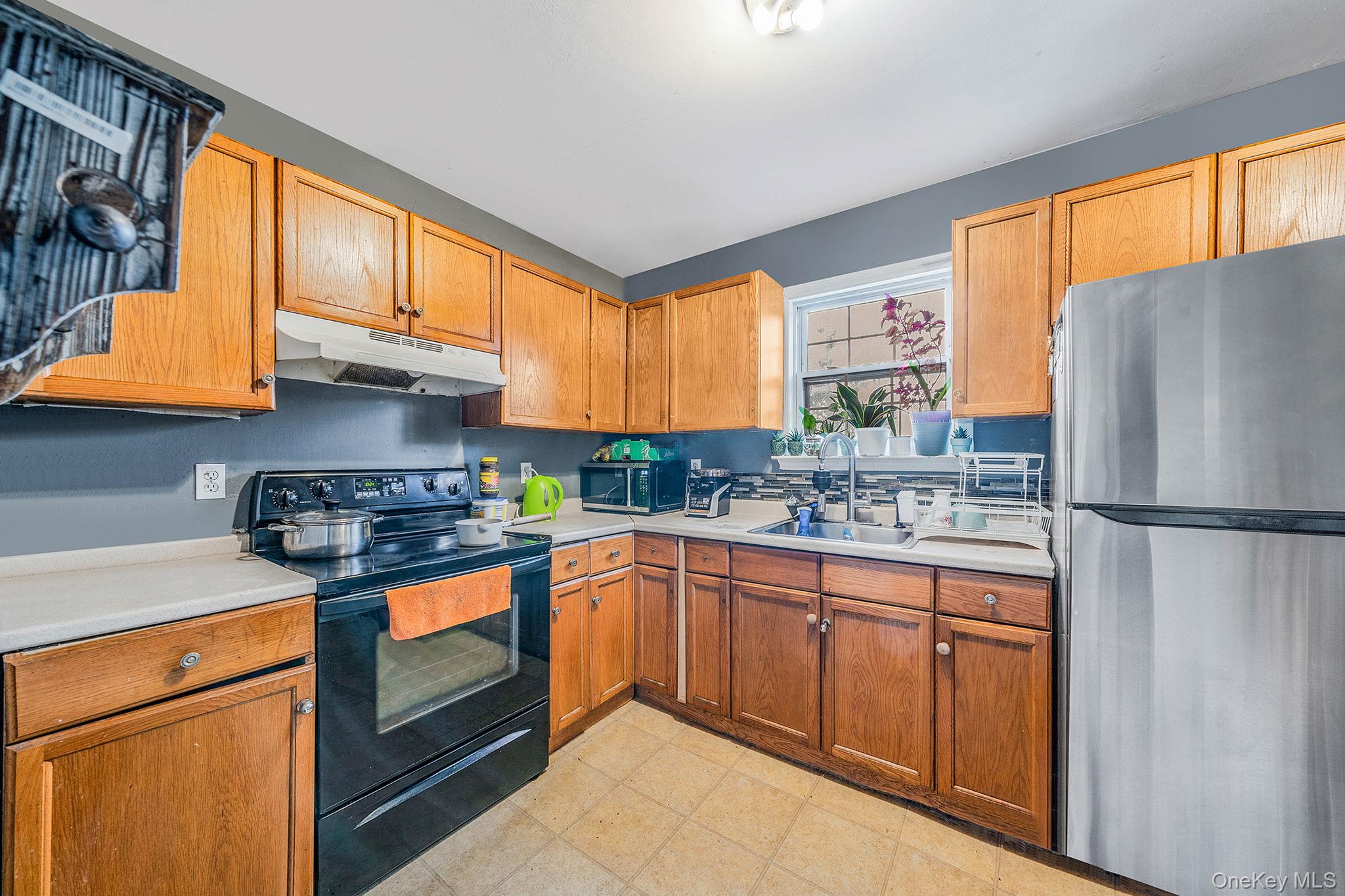 #8 photo, 78 Eleanor Avenue, Mastic , NY 11950