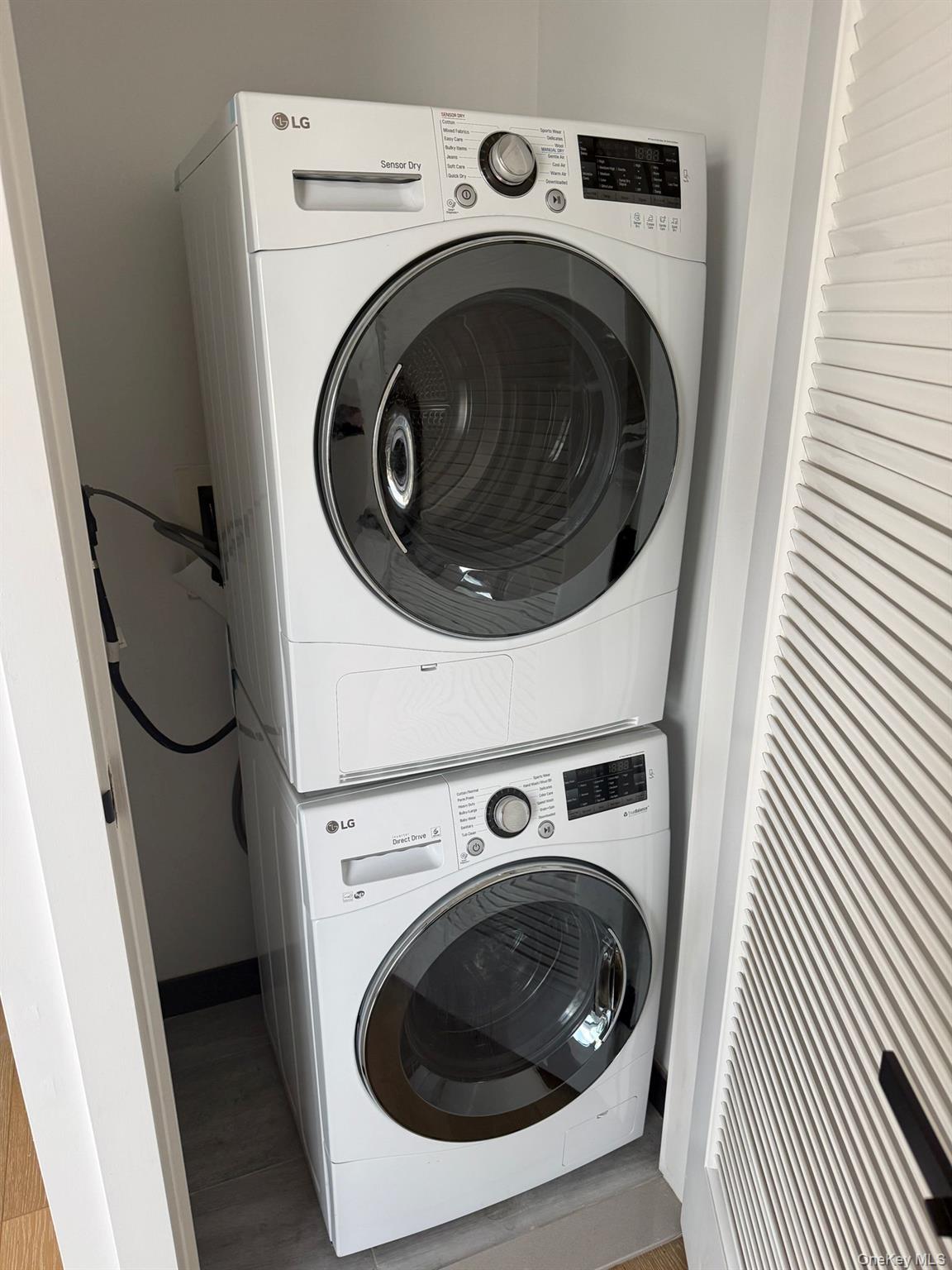 #7 photo, 97-29 64TH RD 6G, कुईंस Rego Park , NY 11374