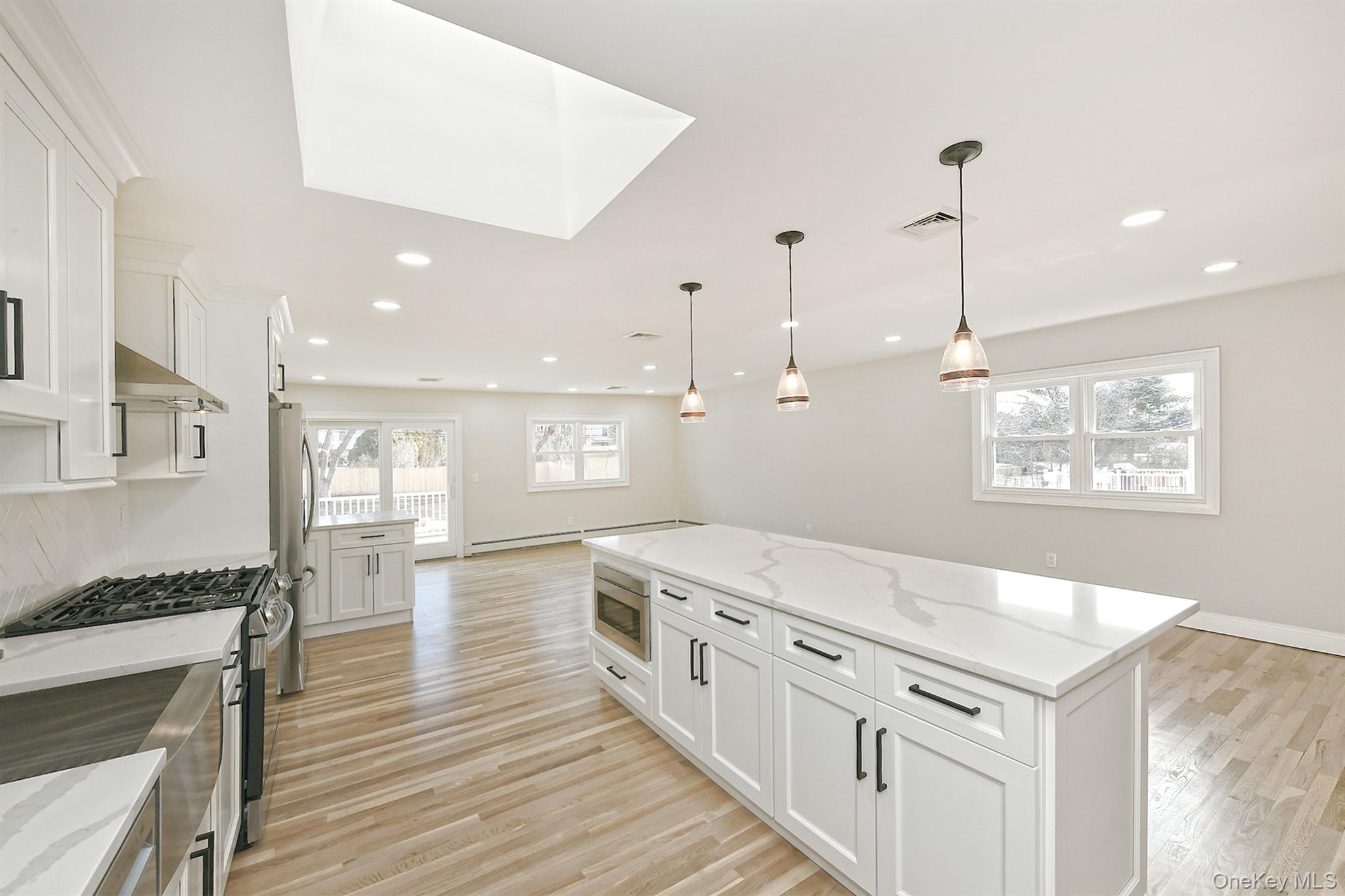 #9 photo, 230 Town Line Road, सफ़ोक काउंटी Commack , NY 11725