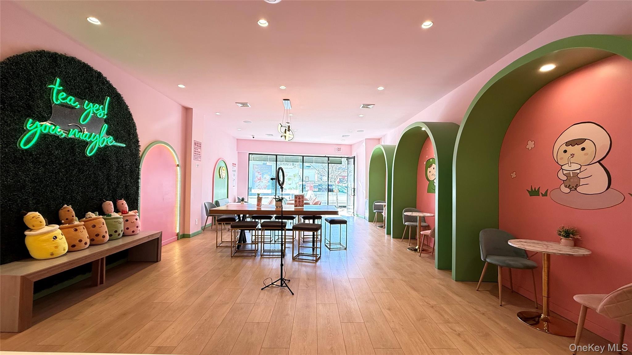 #8 photo, 74A & 74 Hillside Avenue, 롱 아일랜드 Williston Park , NY 11596