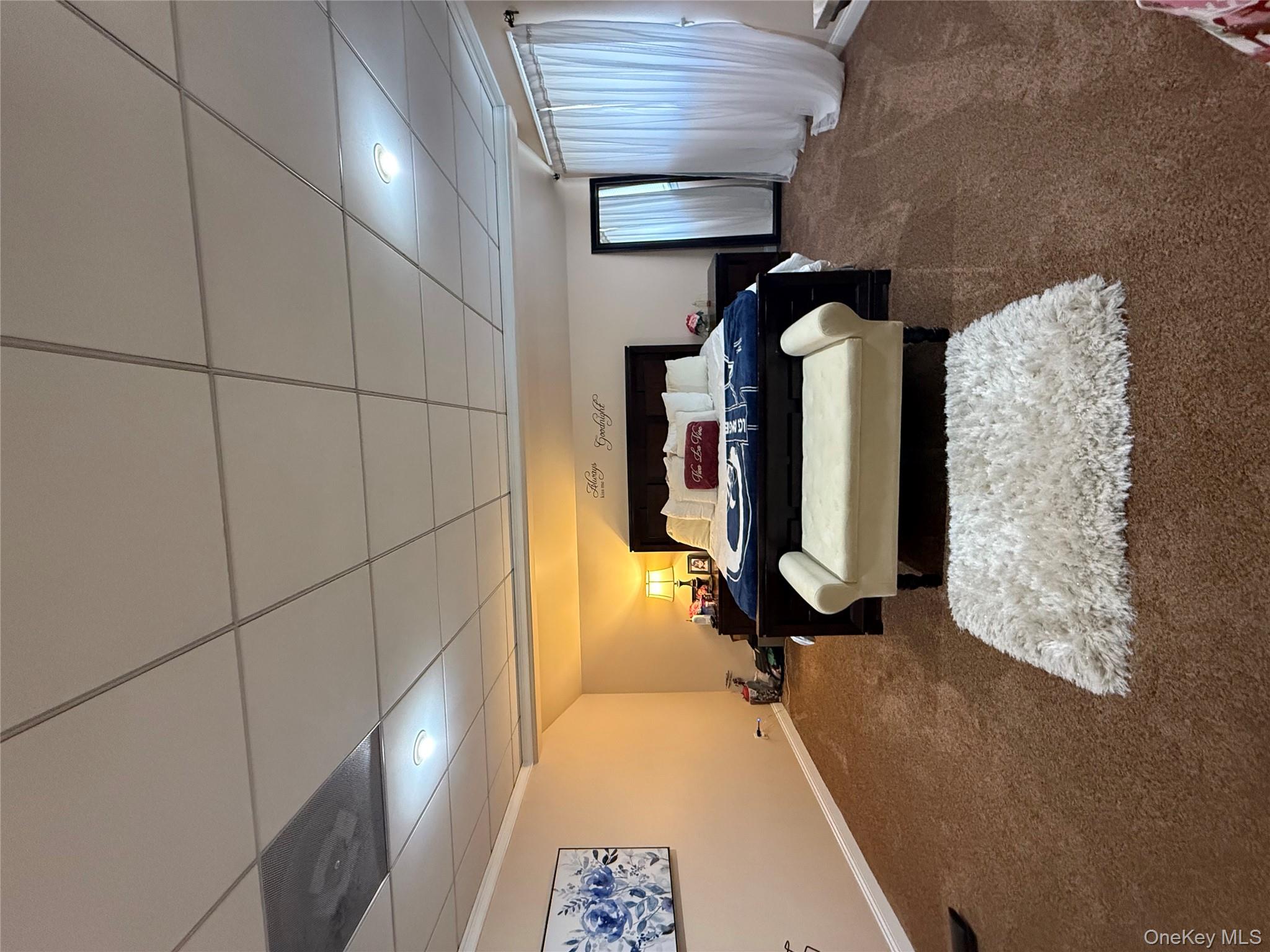 #7 photo, 57 Laurel Road, מחוז סאפוק Lindenhurst , NY 11757