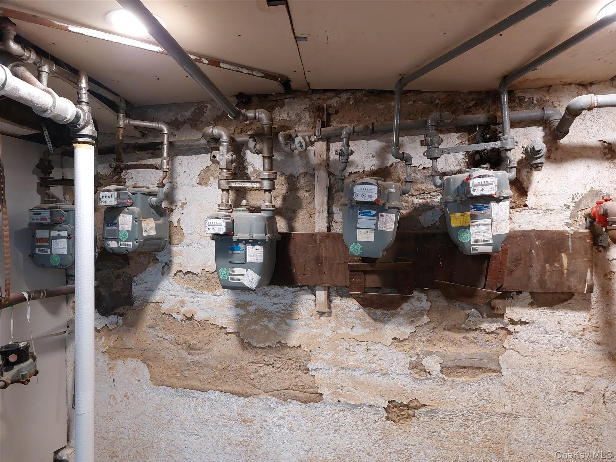 #7 photo, 52-12 108th Street, Corona , NY 11368