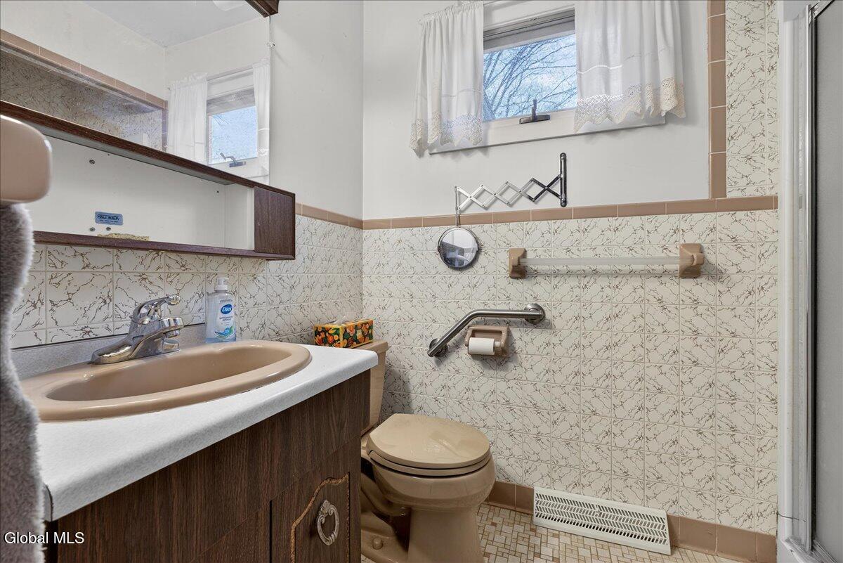 #16 photo, 15 Cornelia Avenue, Charlton , NY 12019