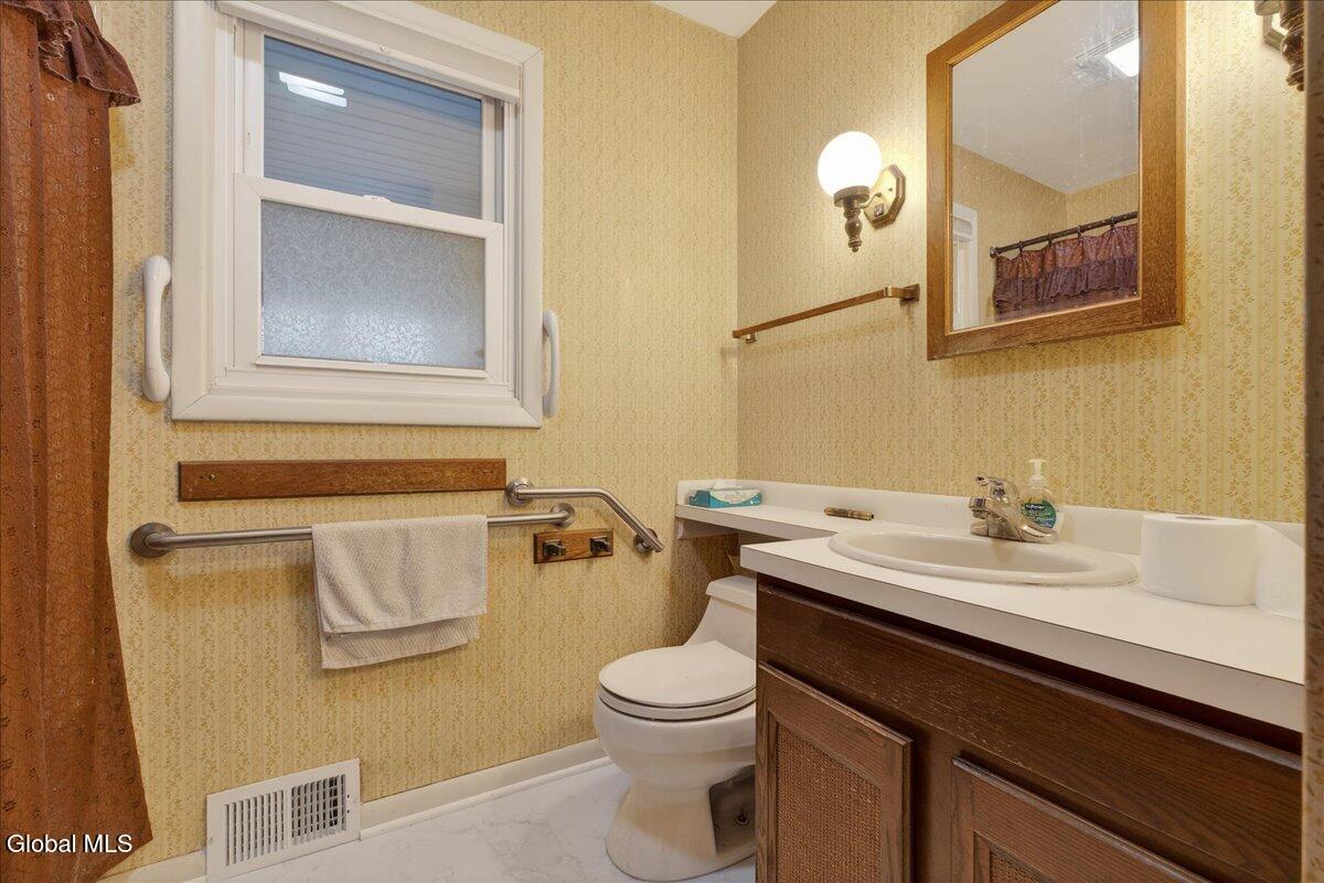 #24 photo, 15 Cornelia Avenue, Charlton , NY 12019