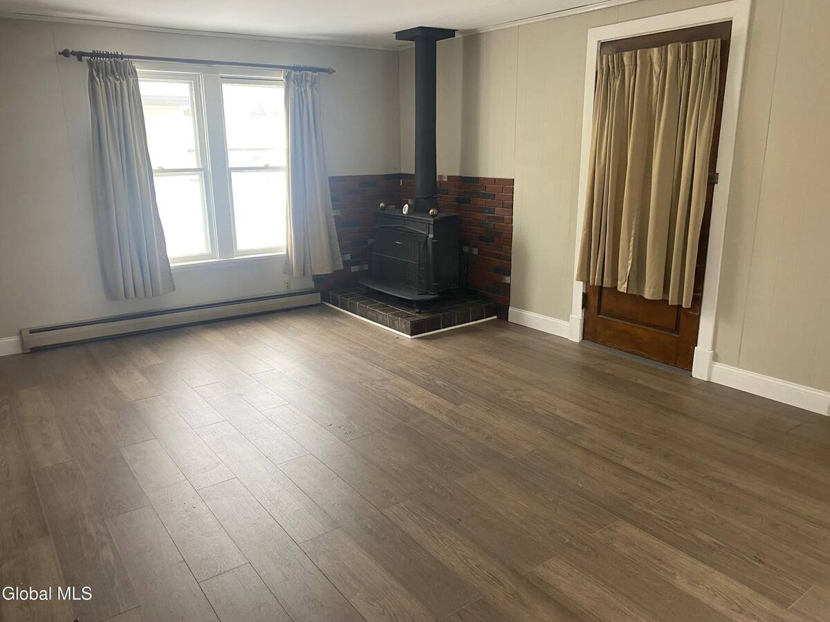 #3 photo, 1126 Vinewood Avenue, Rotterdam , NY 12306