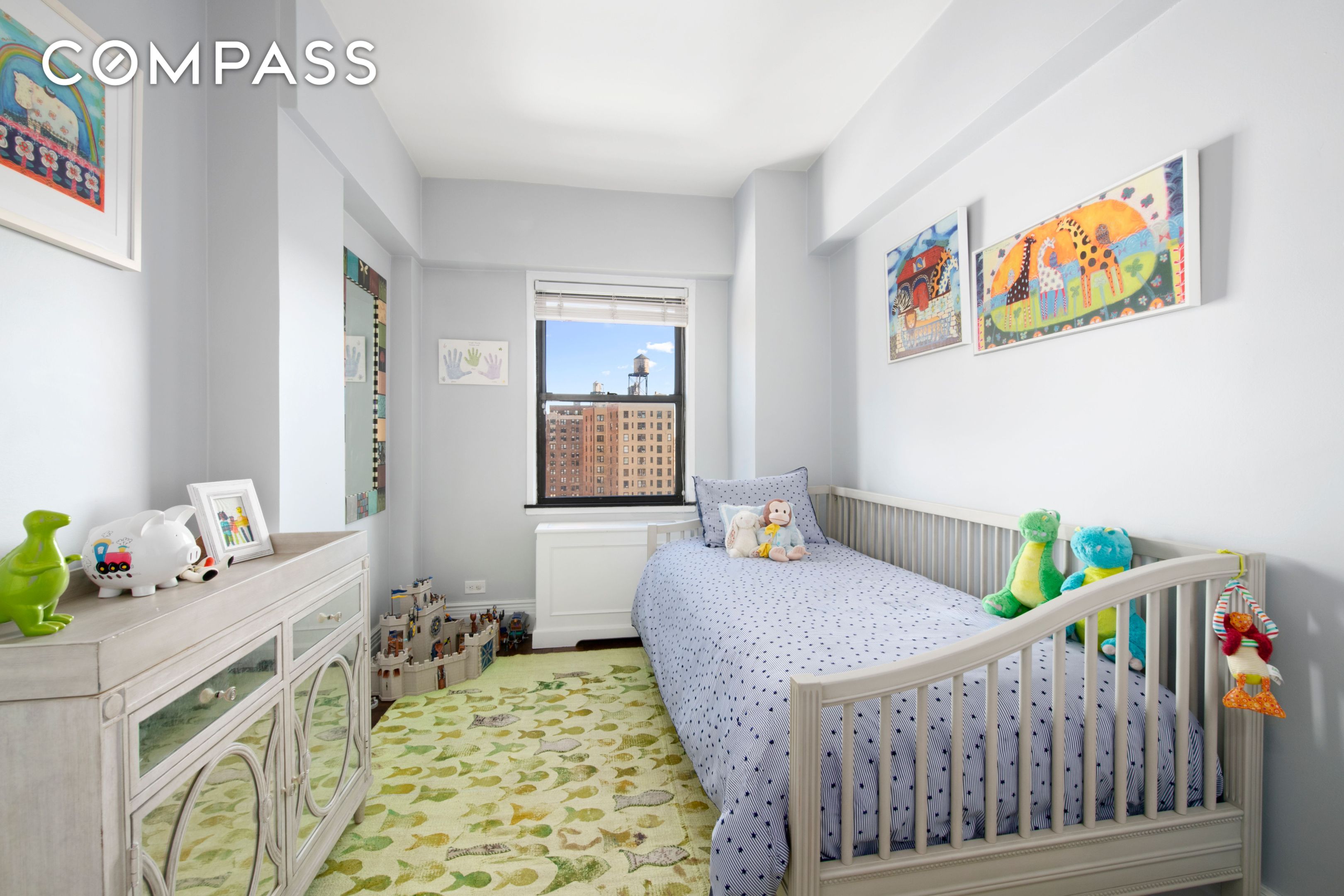 #13 photo, 201 E 21st Street, מנהטן Gramercy Park , NY 10010