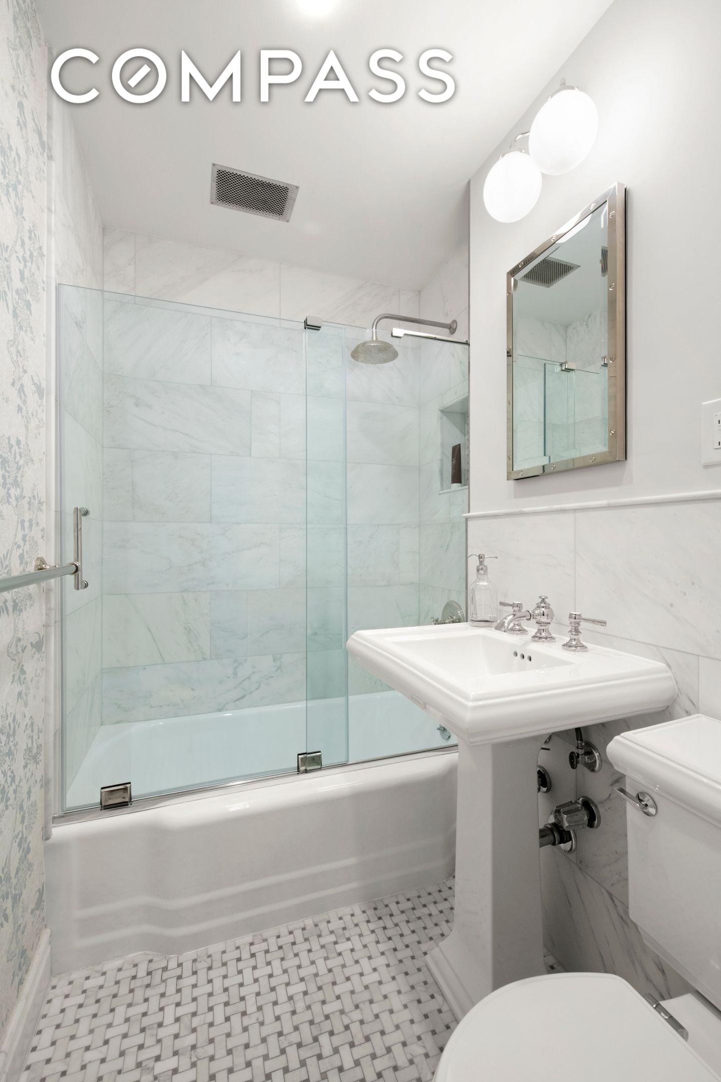 #14 photo, 201 E 21st Street, מנהטן Gramercy Park , NY 10010