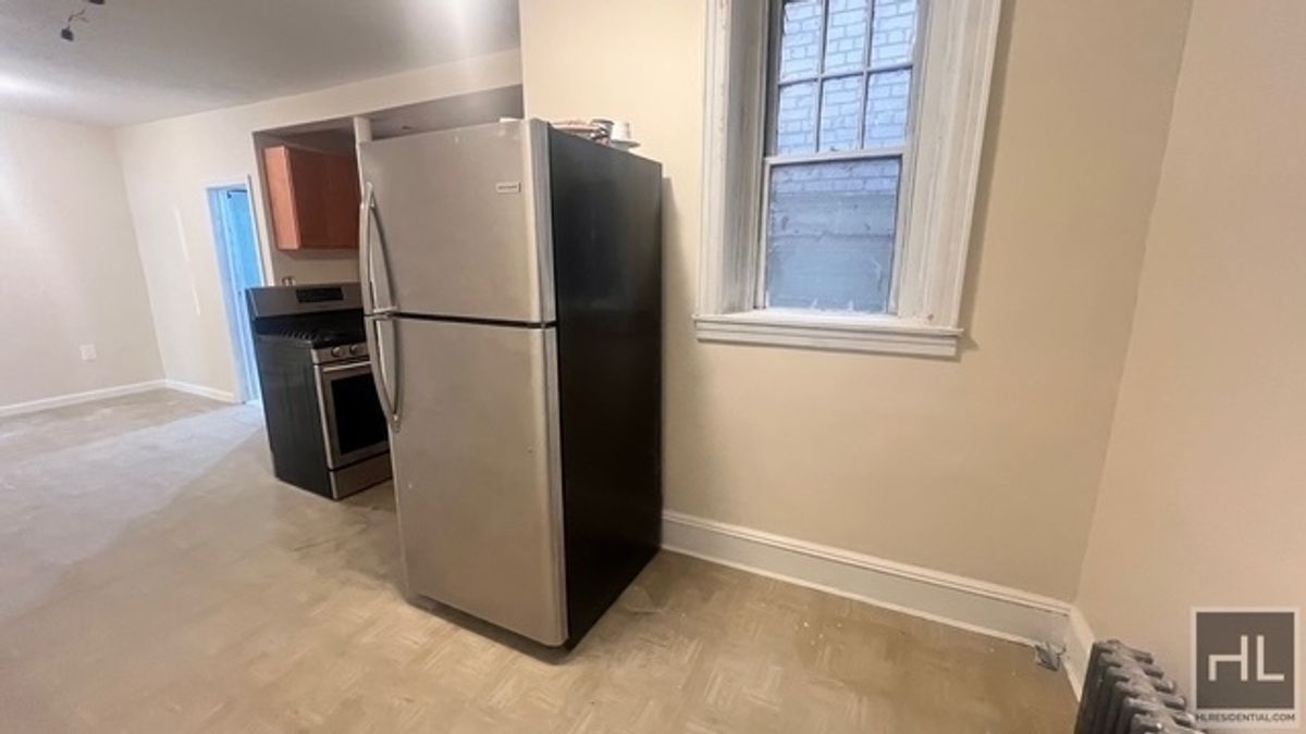 #2 photo, 949 E 55th Street, Flatlands , NY 11234