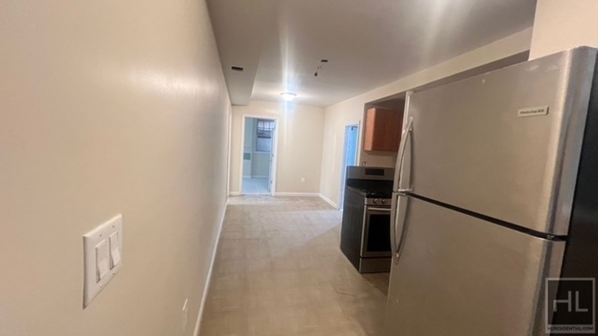 #3 photo, 949 E 55th Street, Flatlands , NY 11234