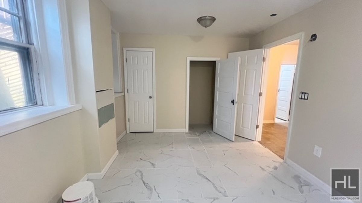 #4 photo, 949 E 55th Street, Flatlands , NY 11234