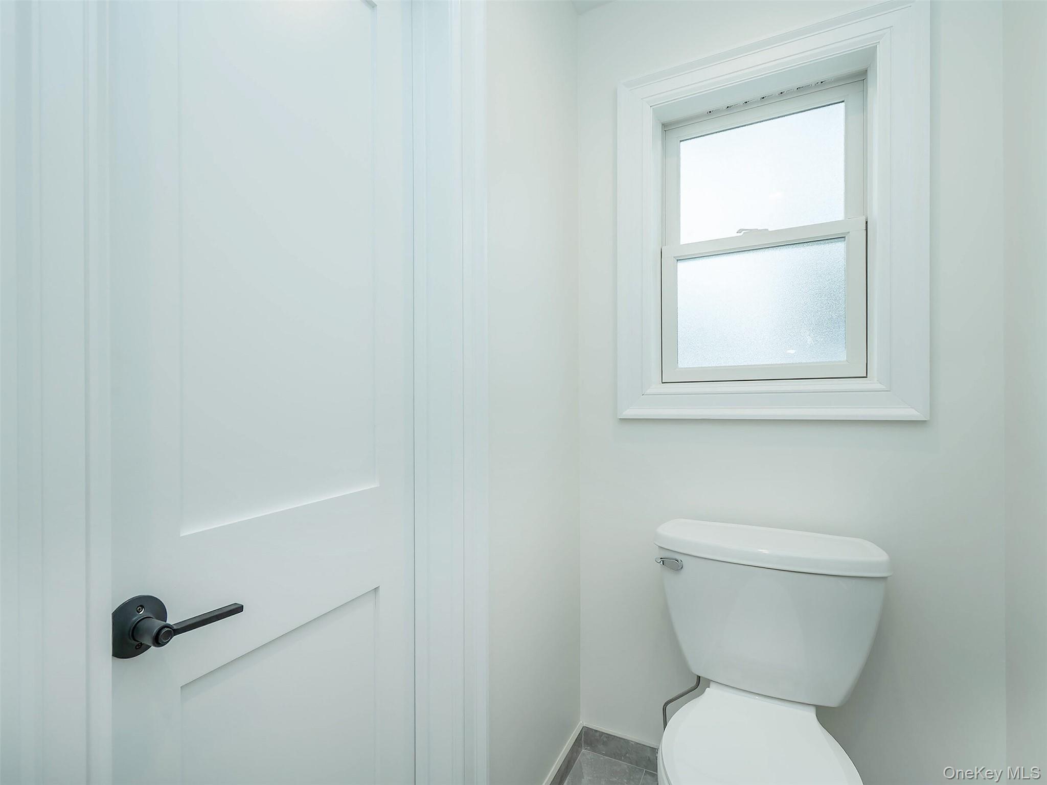 #13 photo, 35A Dunwood Road, מחוז נסאו Port Washington , NY 11050