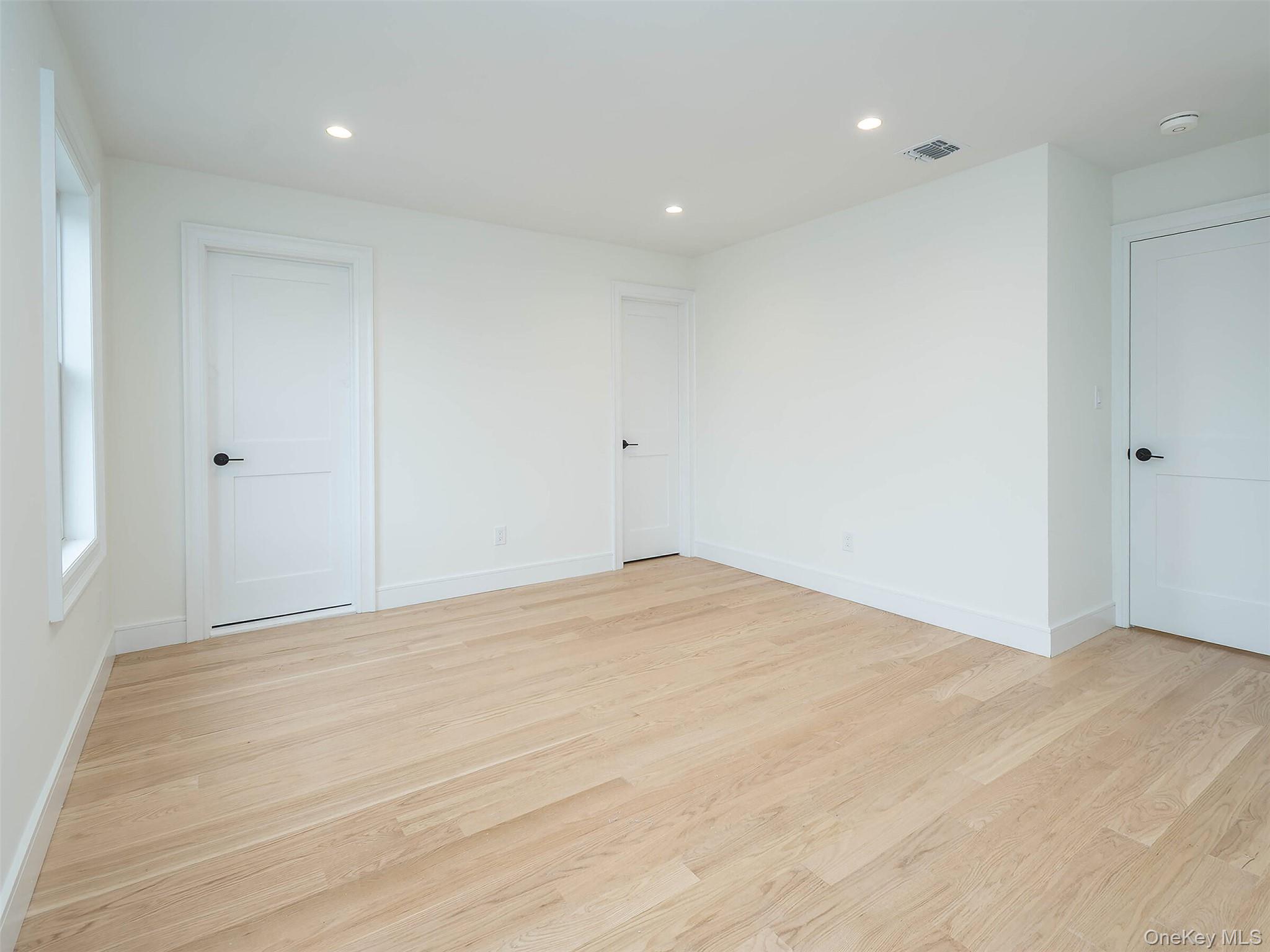 #16 photo, 35A Dunwood Road, מחוז נסאו Port Washington , NY 11050