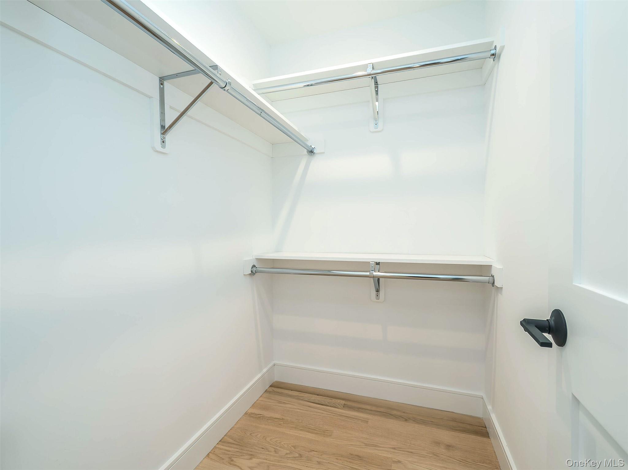 #18 photo, 35A Dunwood Road, מחוז נסאו Port Washington , NY 11050