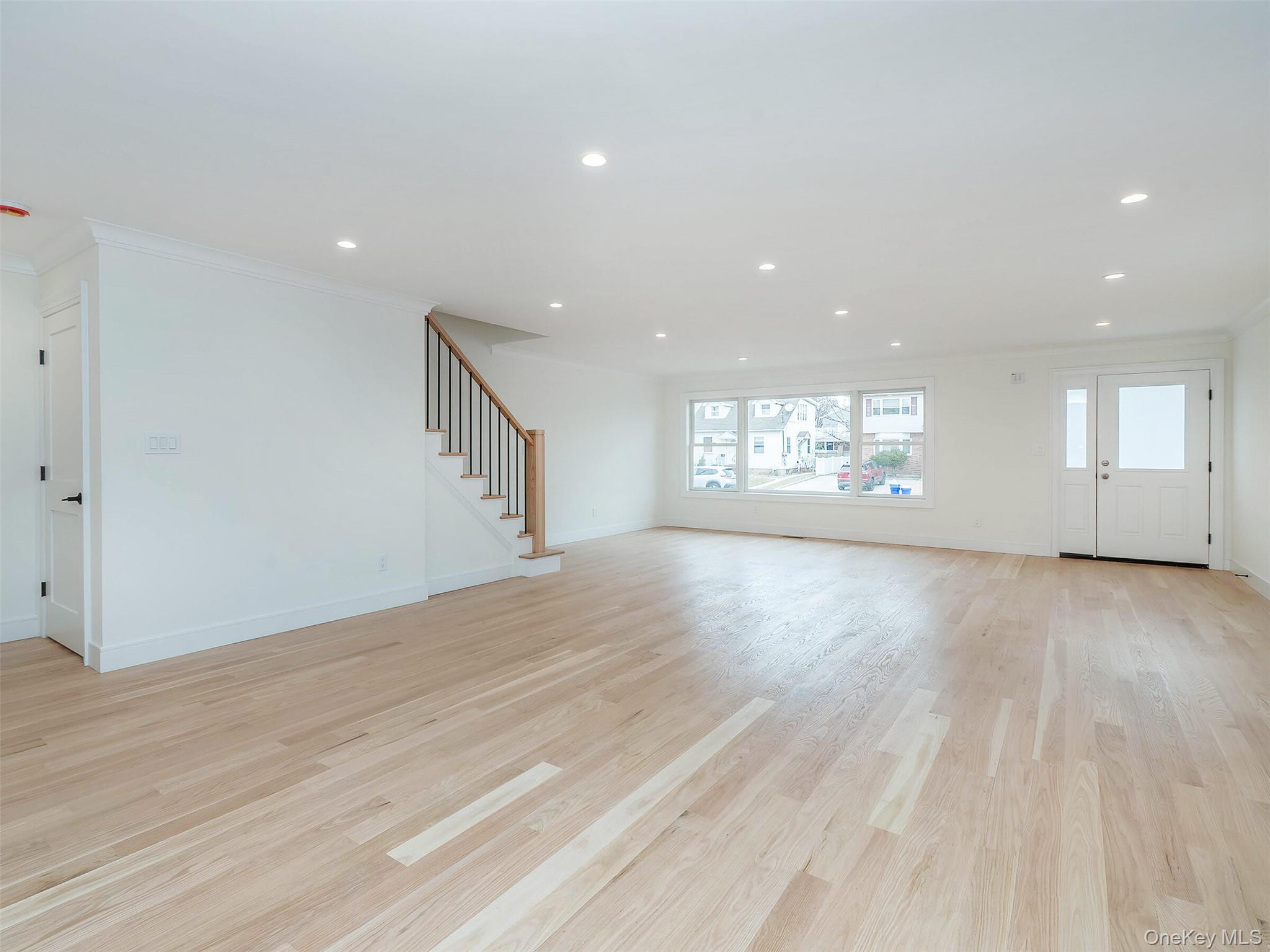 #2 photo, 35A Dunwood Road, מחוז נסאו Port Washington , NY 11050