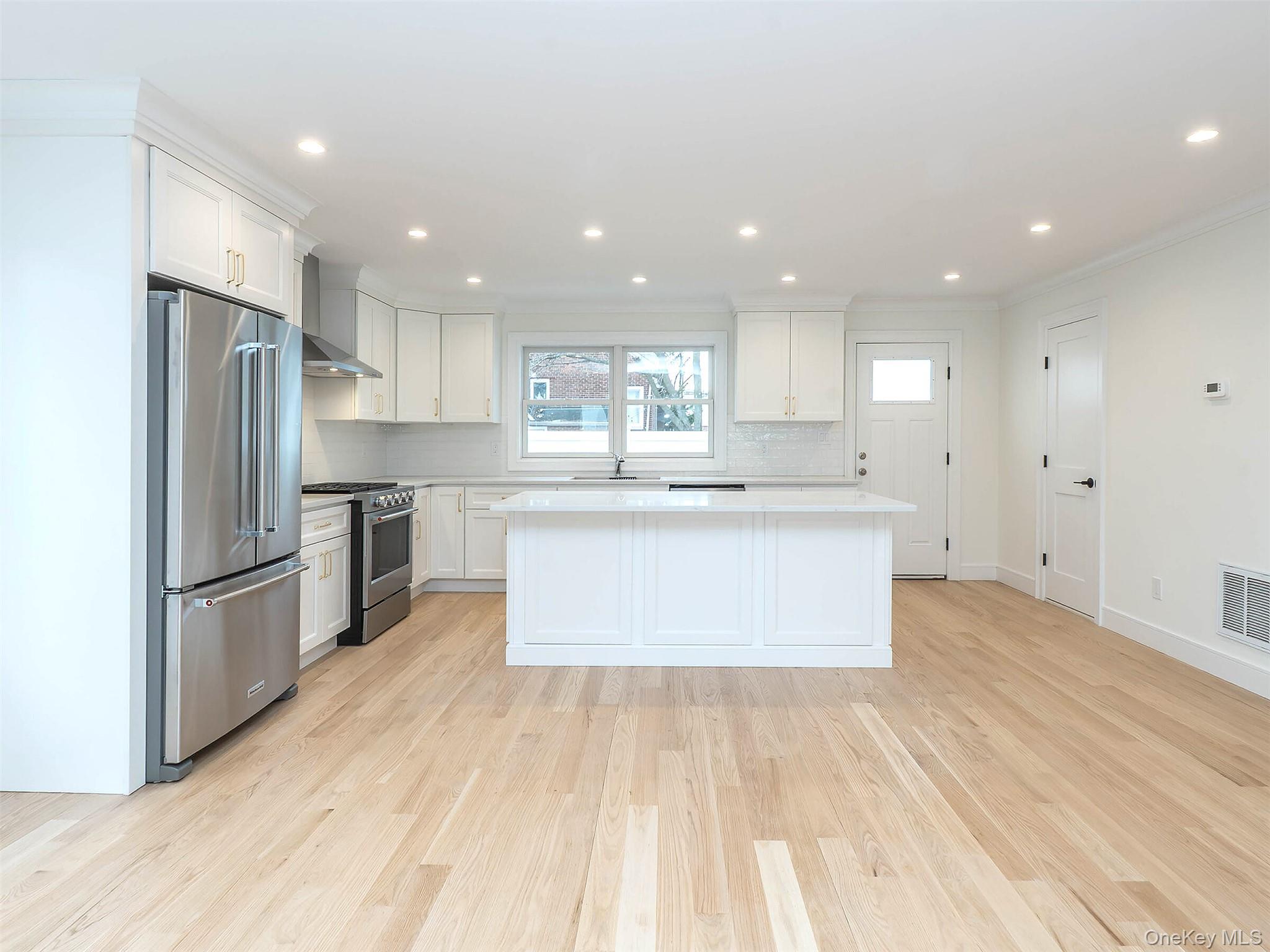 #7 photo, 35A Dunwood Road, מחוז נסאו Port Washington , NY 11050