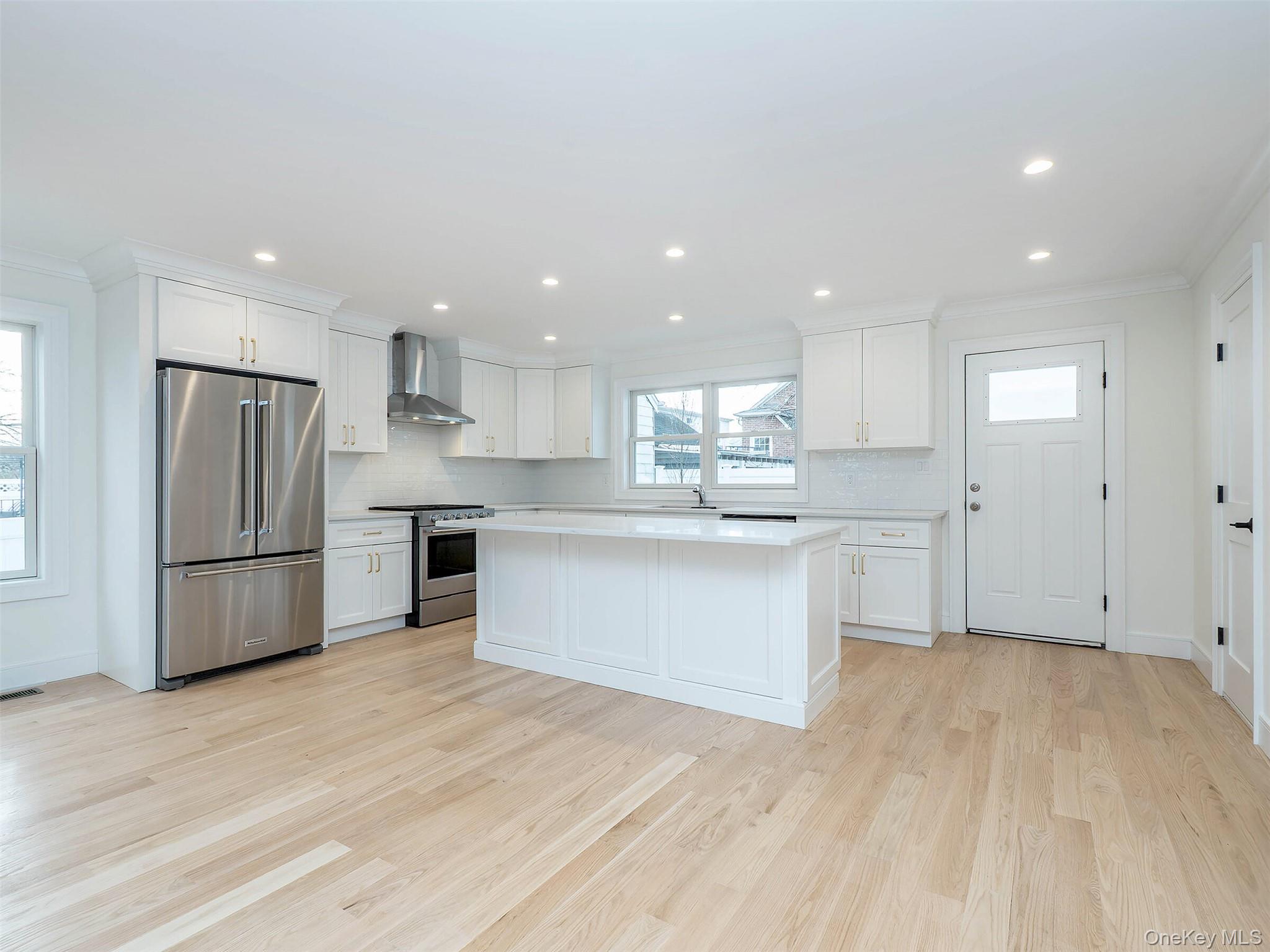 #8 photo, 35A Dunwood Road, מחוז נסאו Port Washington , NY 11050