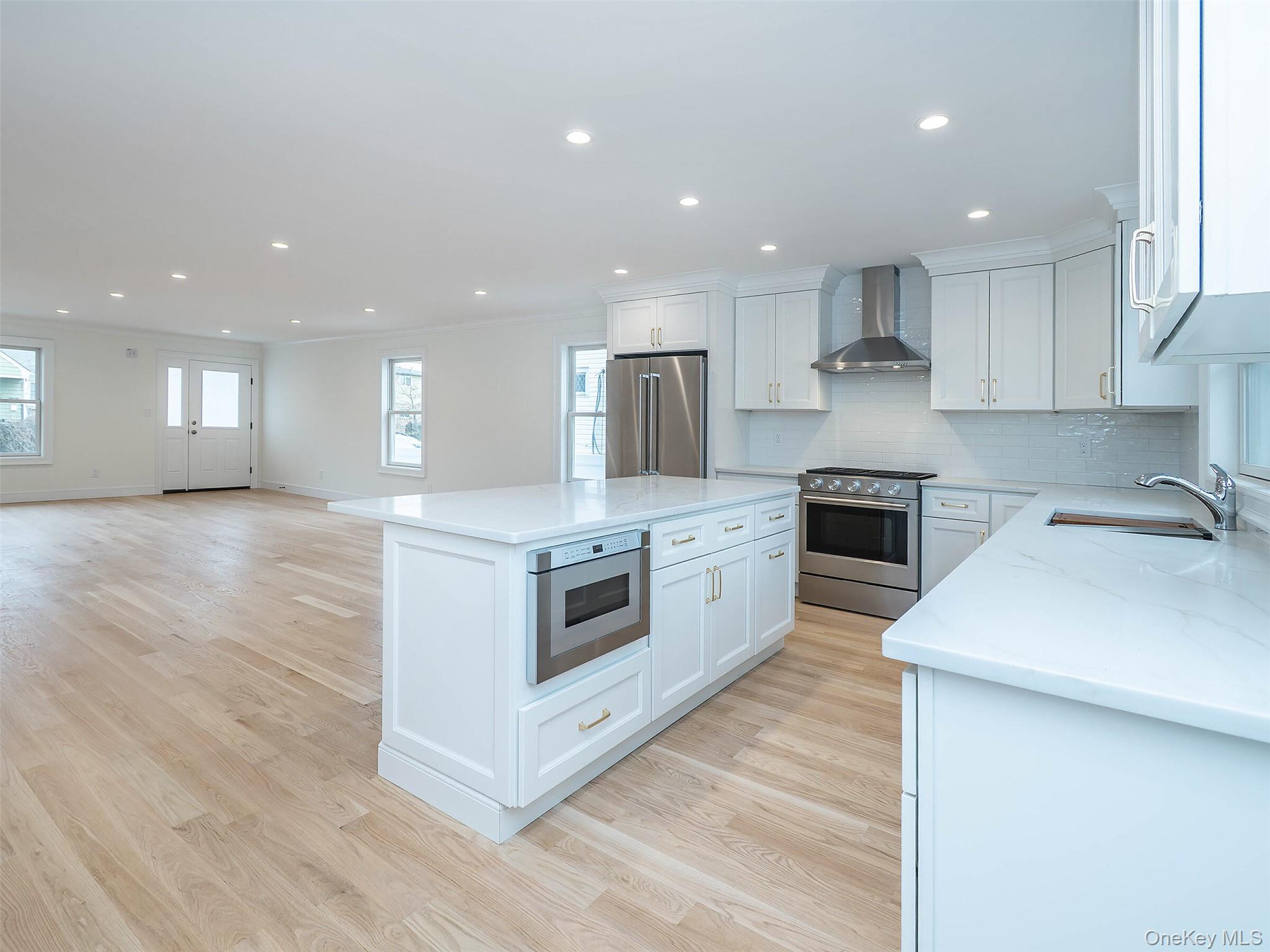 #9 photo, 35A Dunwood Road, מחוז נסאו Port Washington , NY 11050