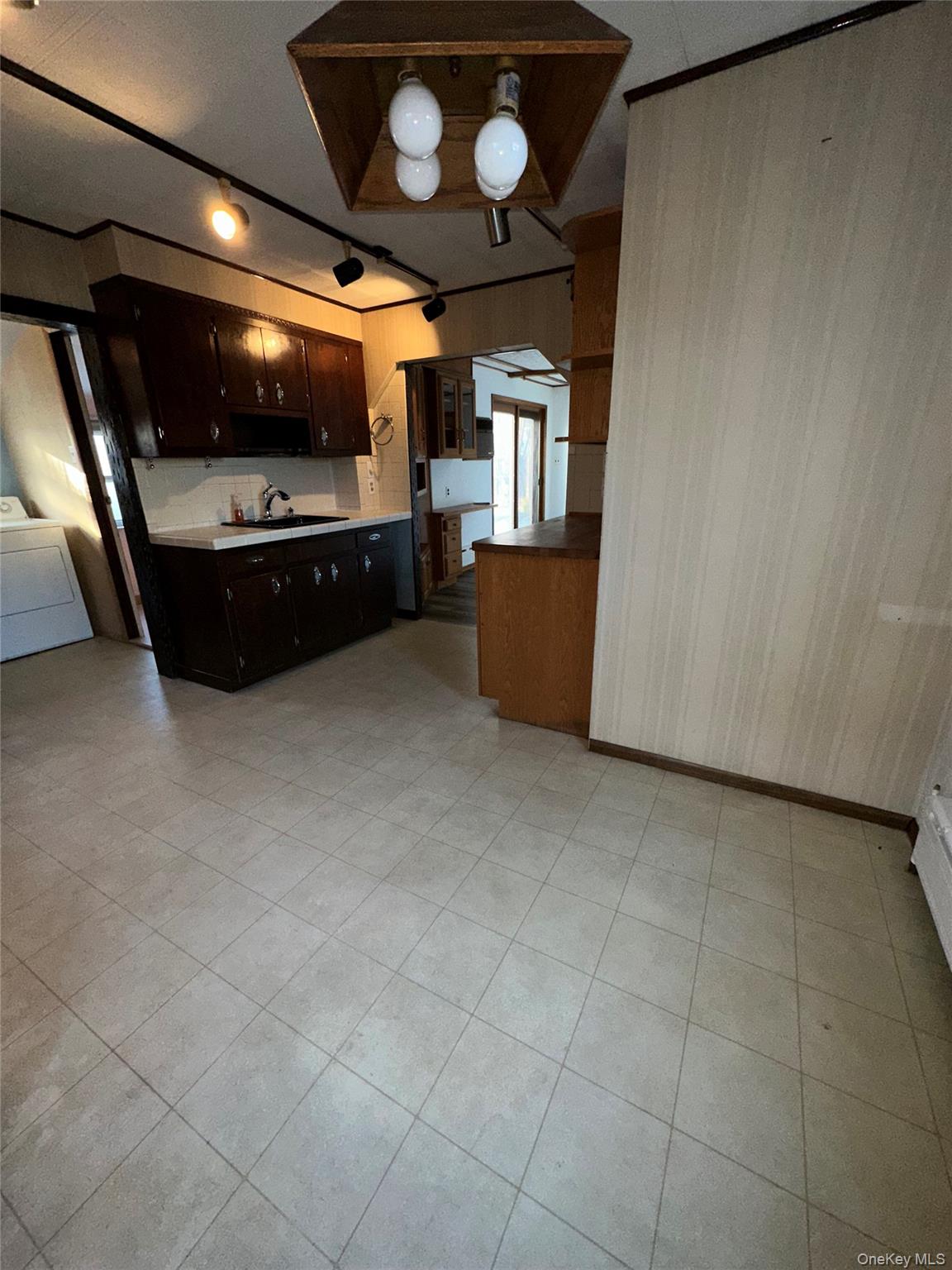 #2 photo, 460 Bayview Avenue, Нассау ‖ Freeport , NY 11520