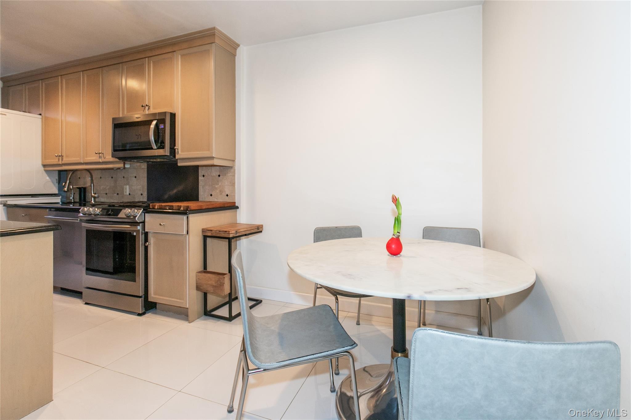 #11 photo, 90 SCHENCK Avenue, Great Neck , NY 11021