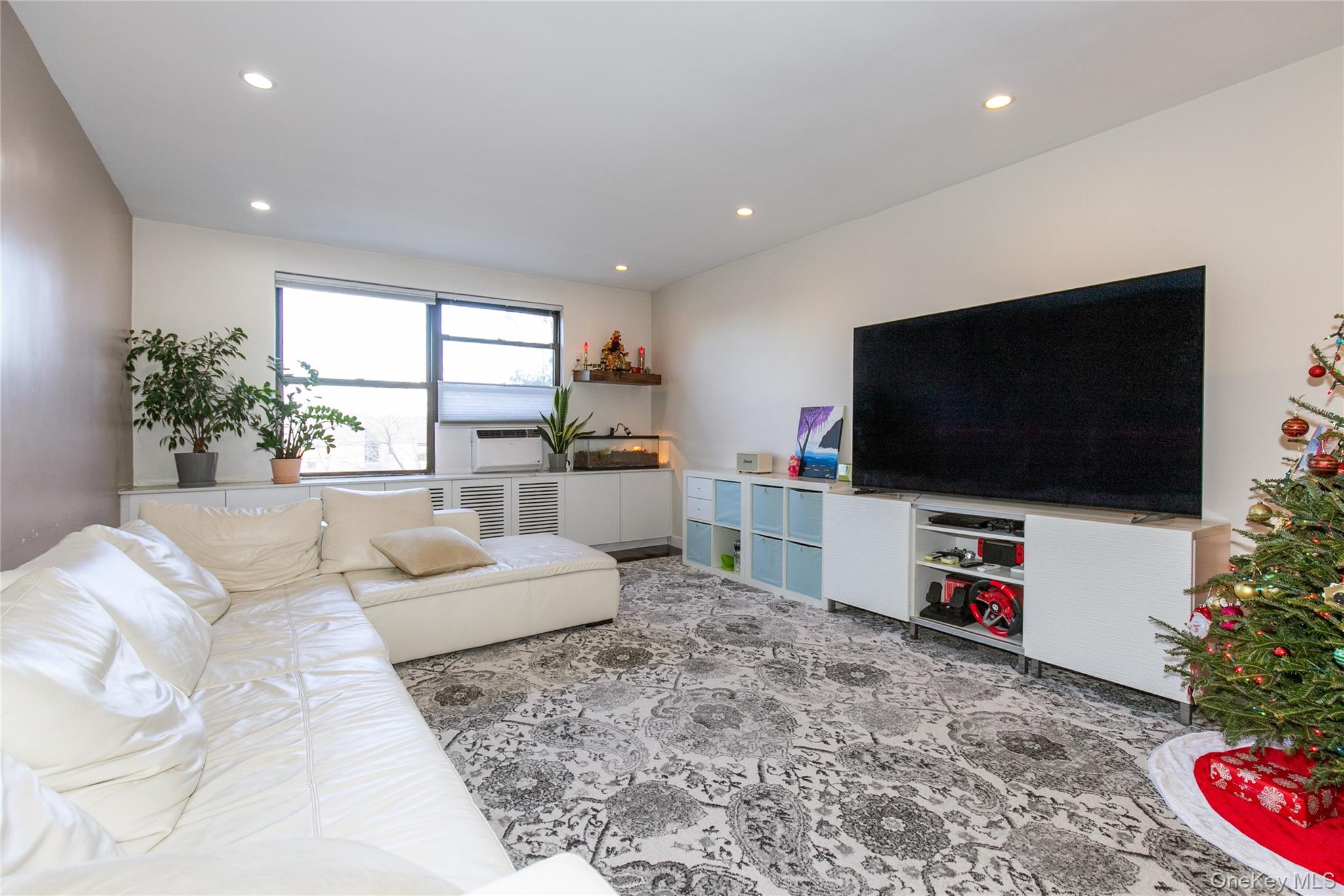 #5 photo, 90 SCHENCK Avenue, Great Neck , NY 11021