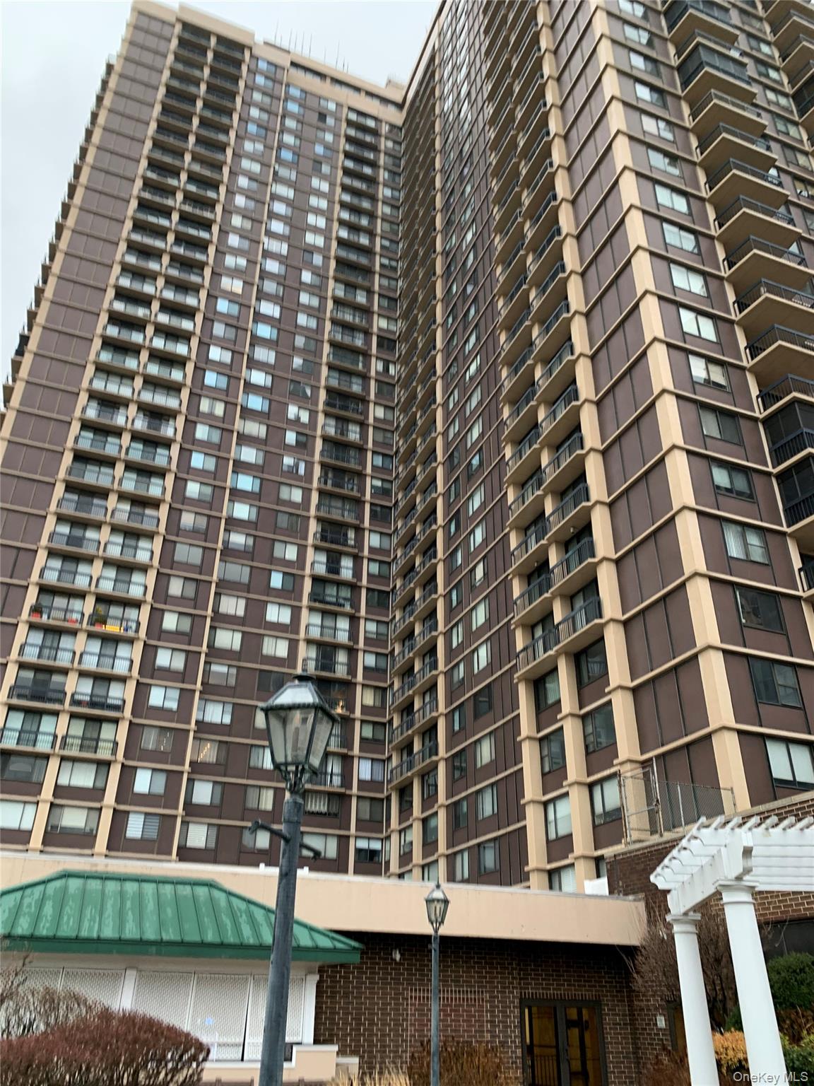 #11 photo, 269-10 Grand Central Parkway, كوينز Floral Park , NY 11005