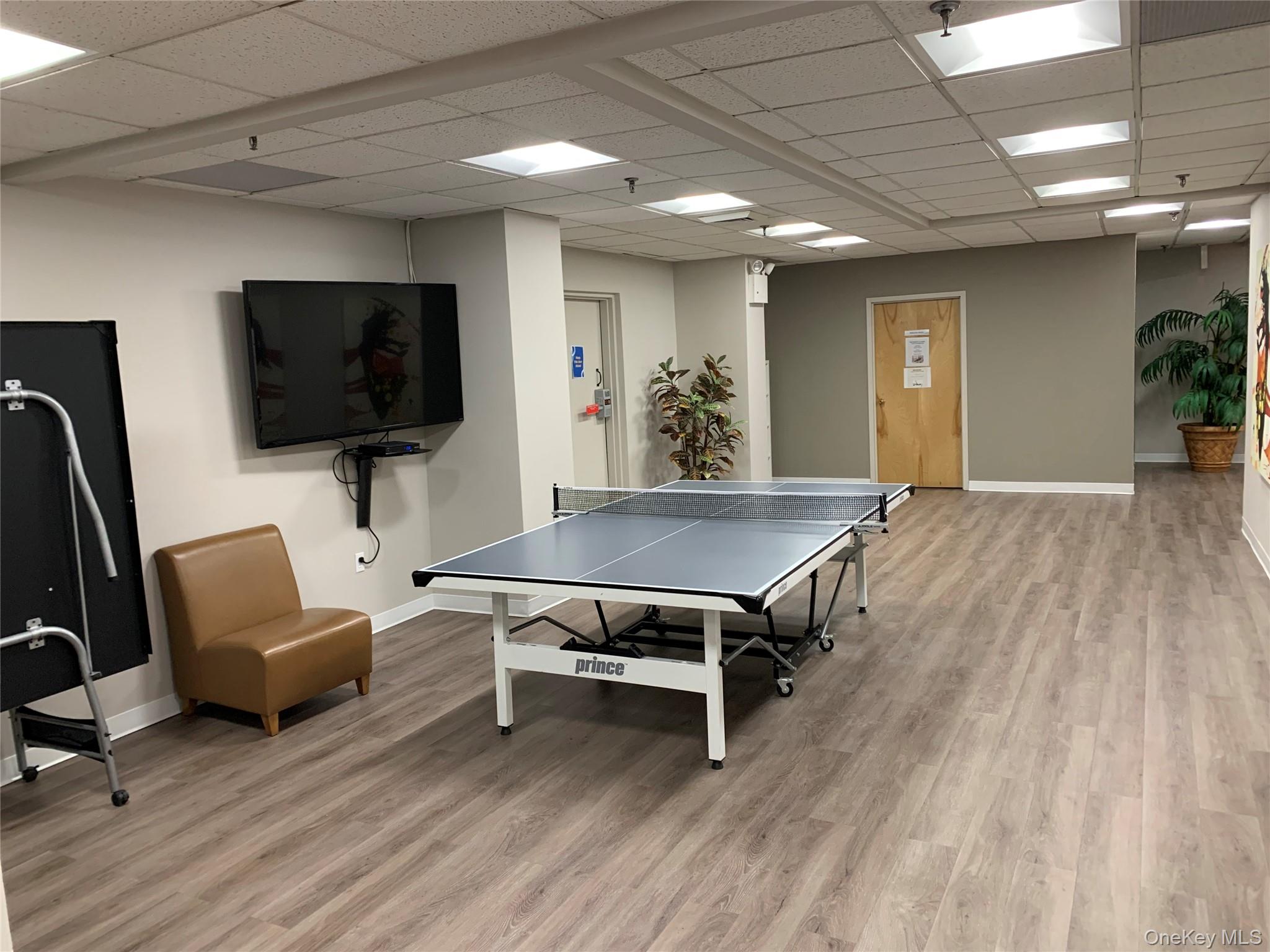 #14 photo, 269-10 Grand Central Parkway, كوينز Floral Park , NY 11005