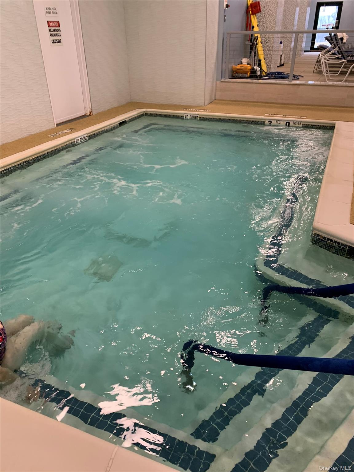 #16 photo, 269-10 Grand Central Parkway, كوينز Floral Park , NY 11005