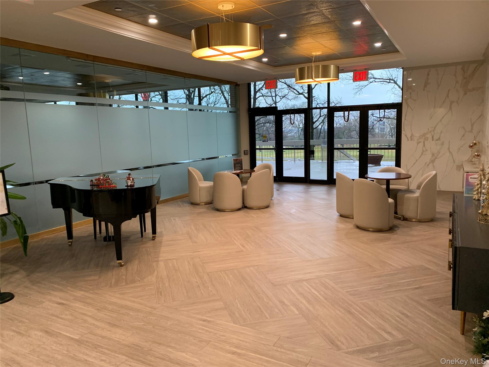 #18 photo, 269-10 Grand Central Parkway, كوينز Floral Park , NY 11005