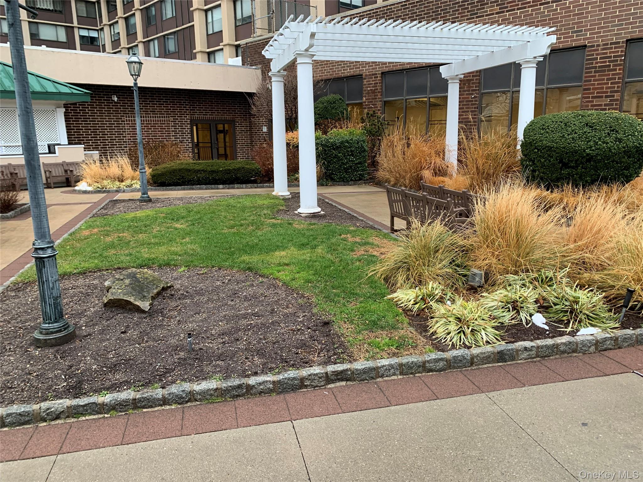 #20 photo, 269-10 Grand Central Parkway, كوينز Floral Park , NY 11005