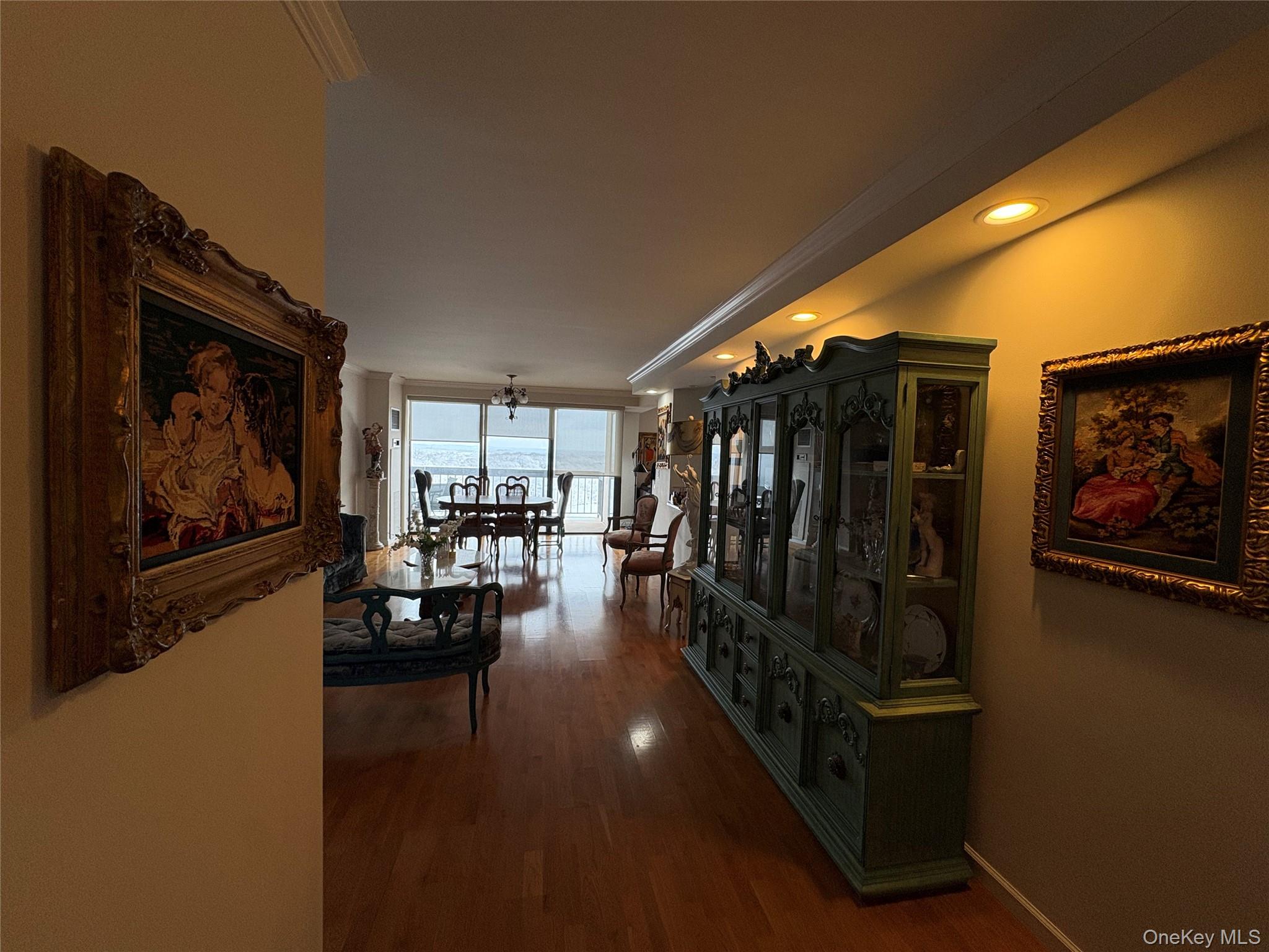 #7 photo, 269-10 Grand Central Parkway, كوينز Floral Park , NY 11005