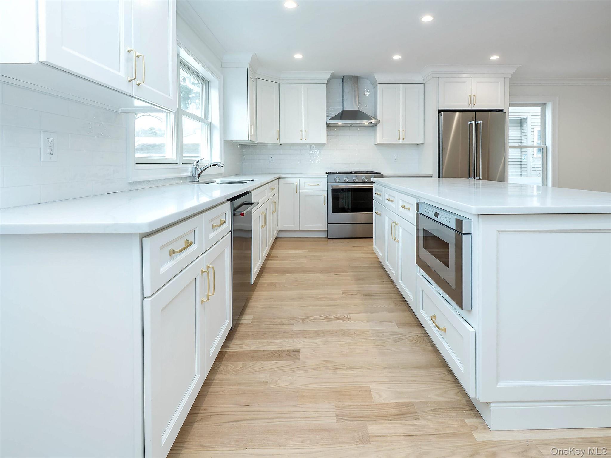 #11 photo, 35B Dunwood Road, מחוז נסאו Port Washington , NY 11050