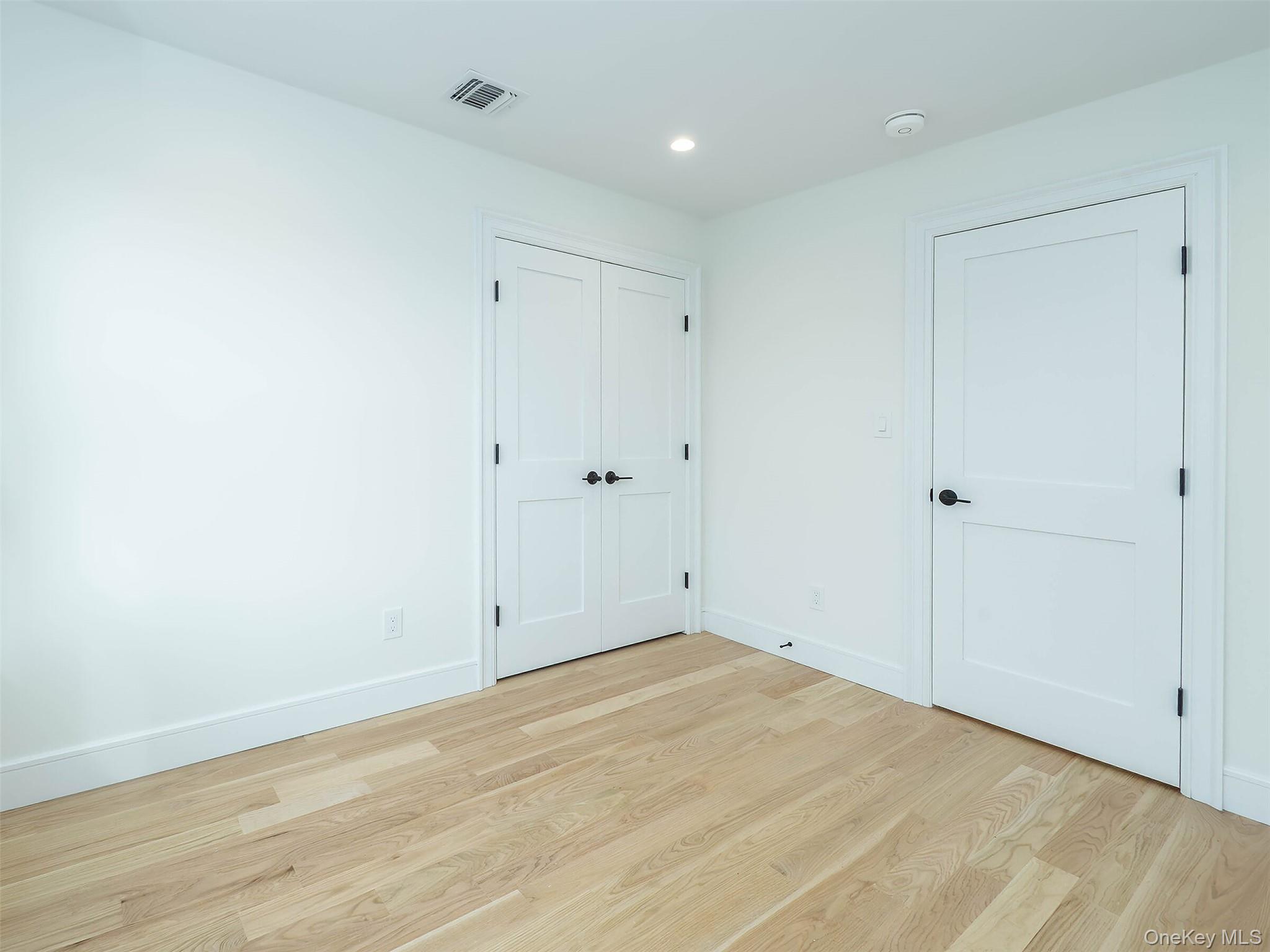 #20 photo, 35B Dunwood Road, מחוז נסאו Port Washington , NY 11050