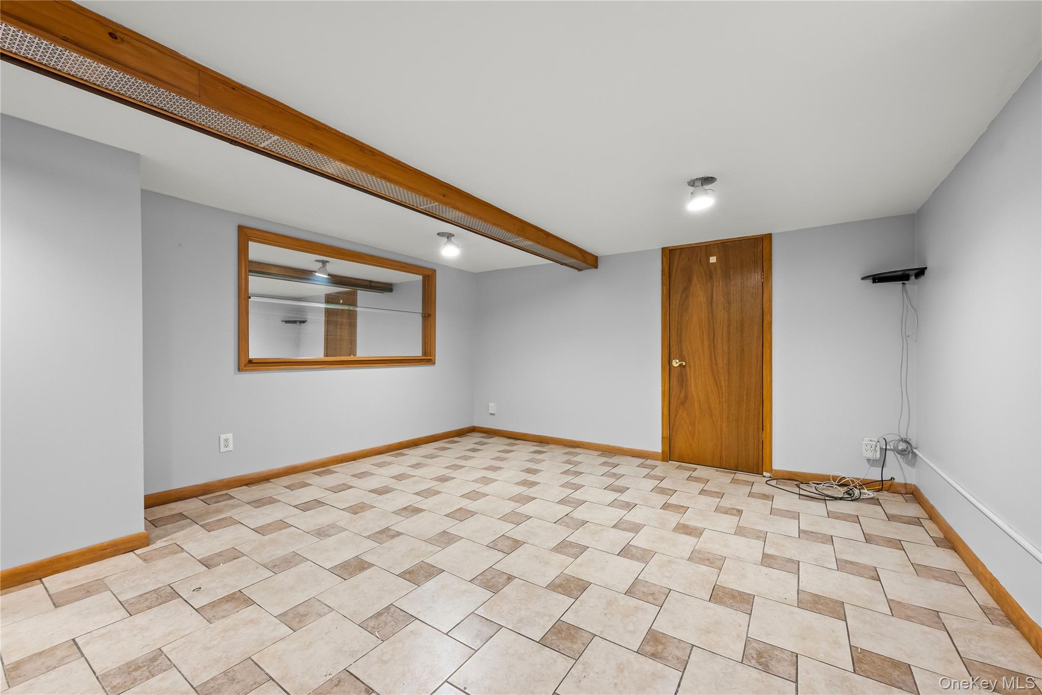 #11 photo, 24439 89th Avenue, קווינס Bellerose , NY 11426