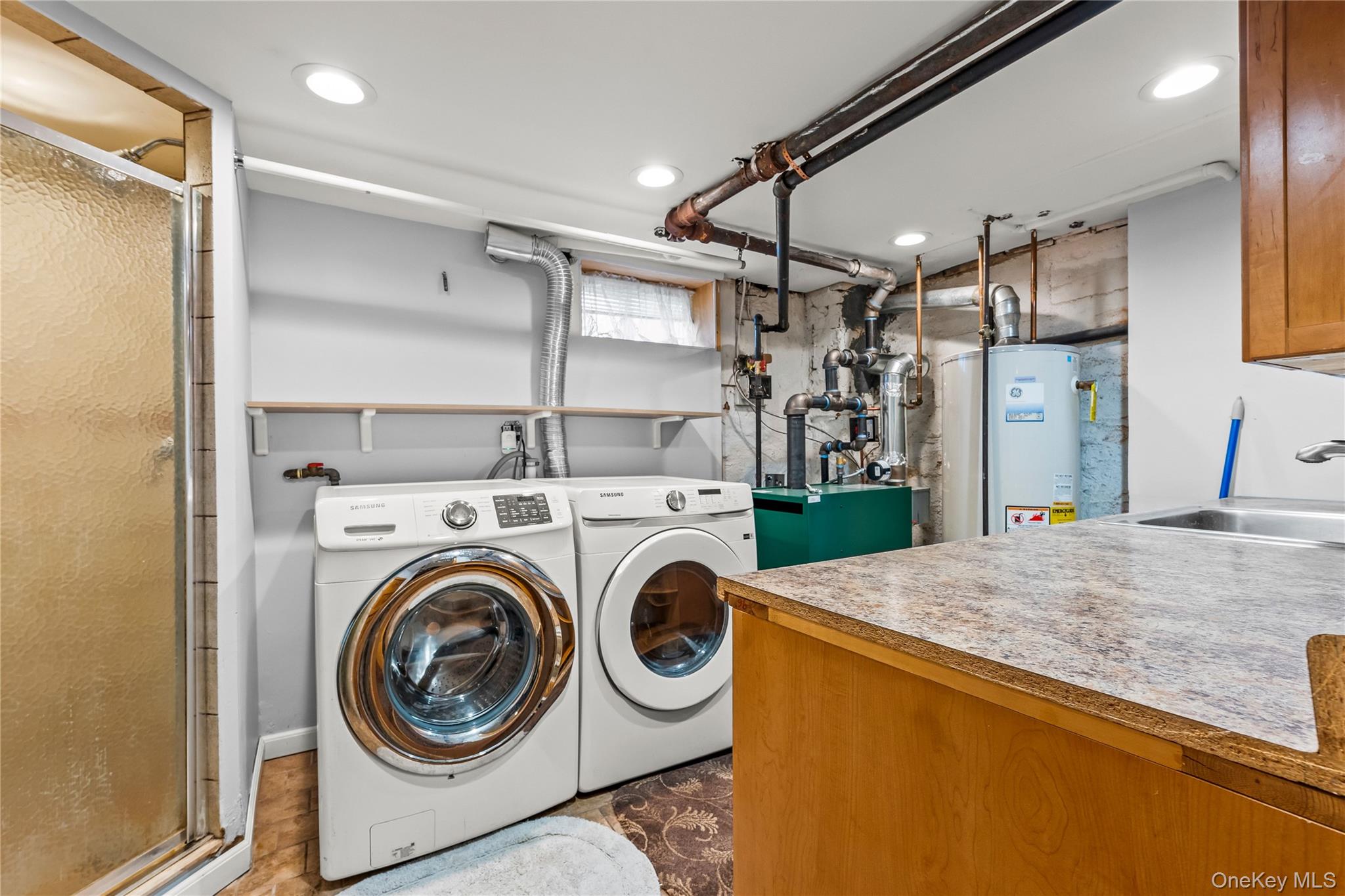 #12 photo, 24439 89th Avenue, קווינס Bellerose , NY 11426