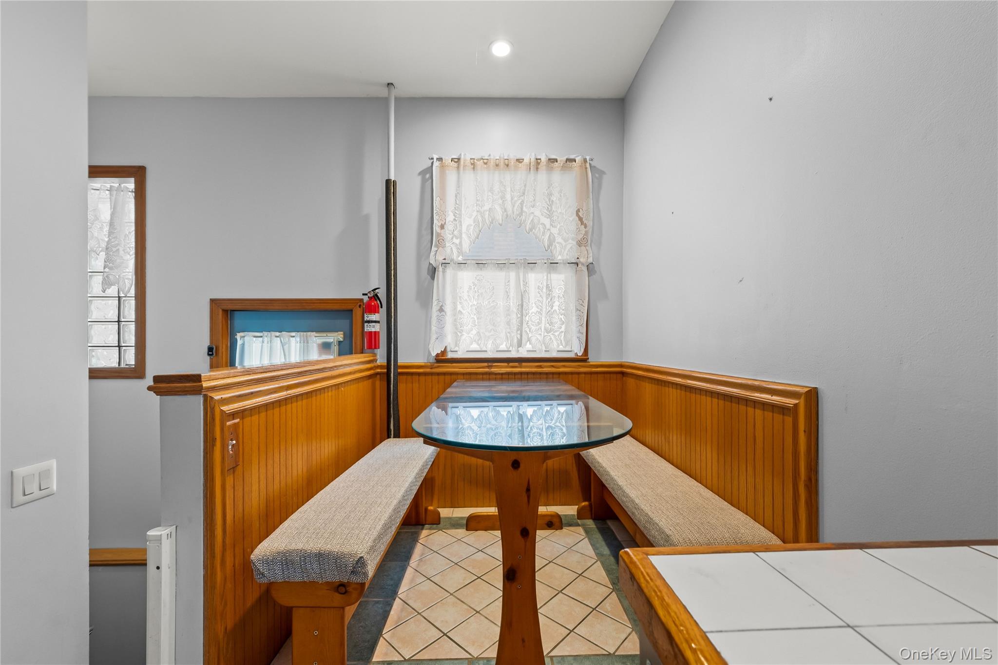 #5 photo, 24439 89th Avenue, קווינס Bellerose , NY 11426