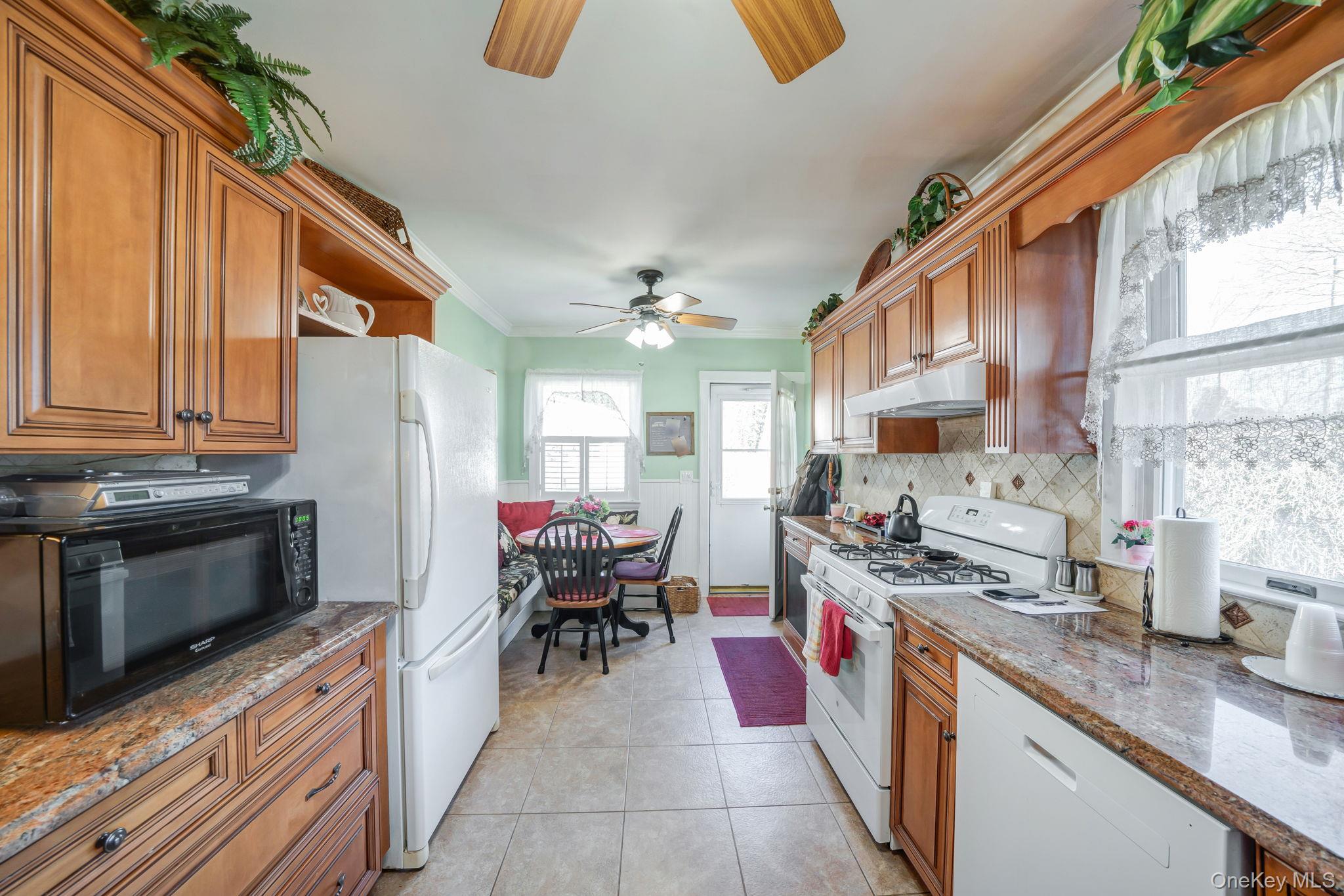 #10 photo, 4 W William Street, מחוז סאפוק Bay Shore , NY 11706