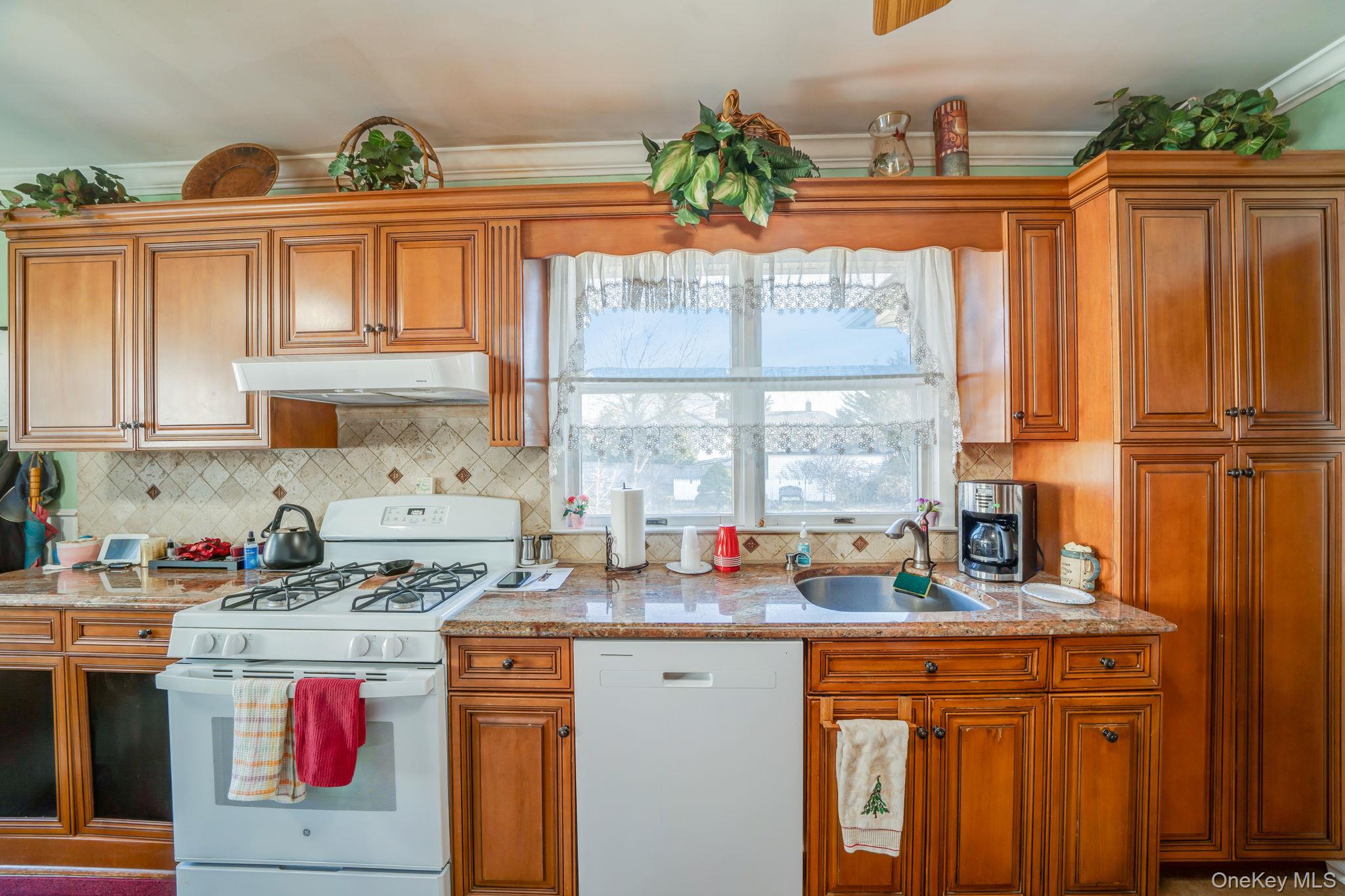 #11 photo, 4 W William Street, מחוז סאפוק Bay Shore , NY 11706