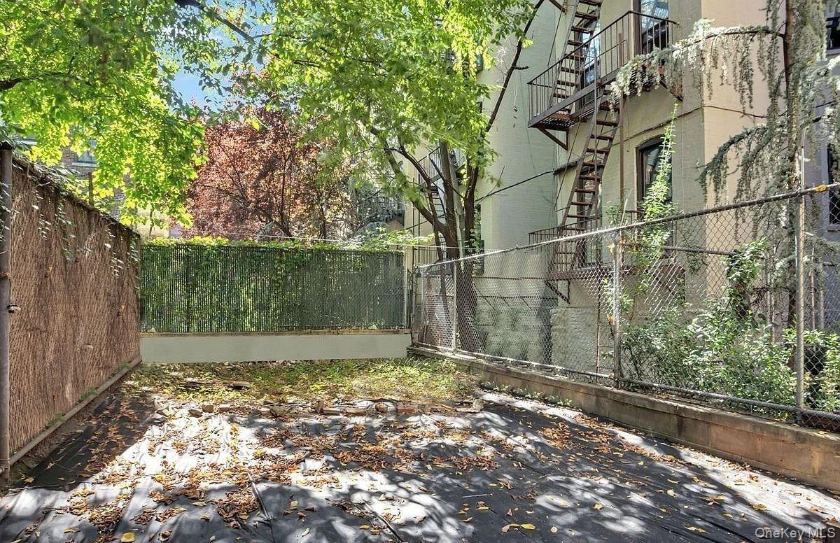 #10 photo, 368 W 118th Street, New York (Manhattan) , NY 10026