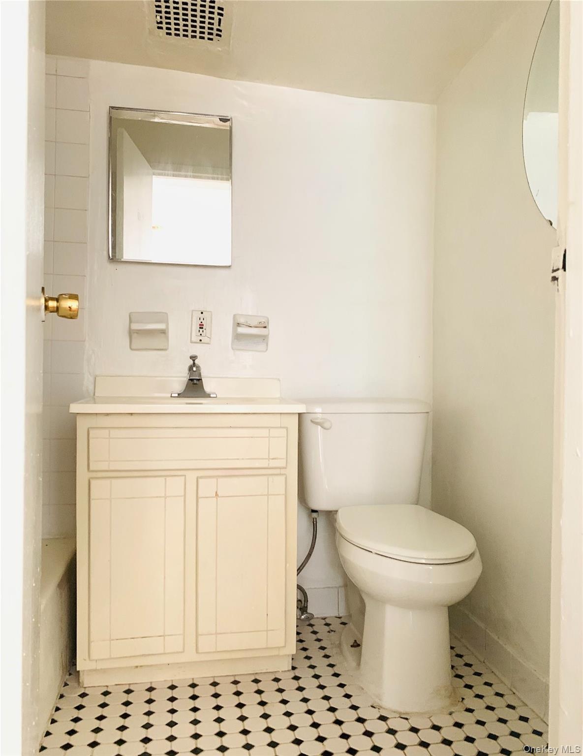 #9 photo, 368 W 118th Street, New York (Manhattan) , NY 10026