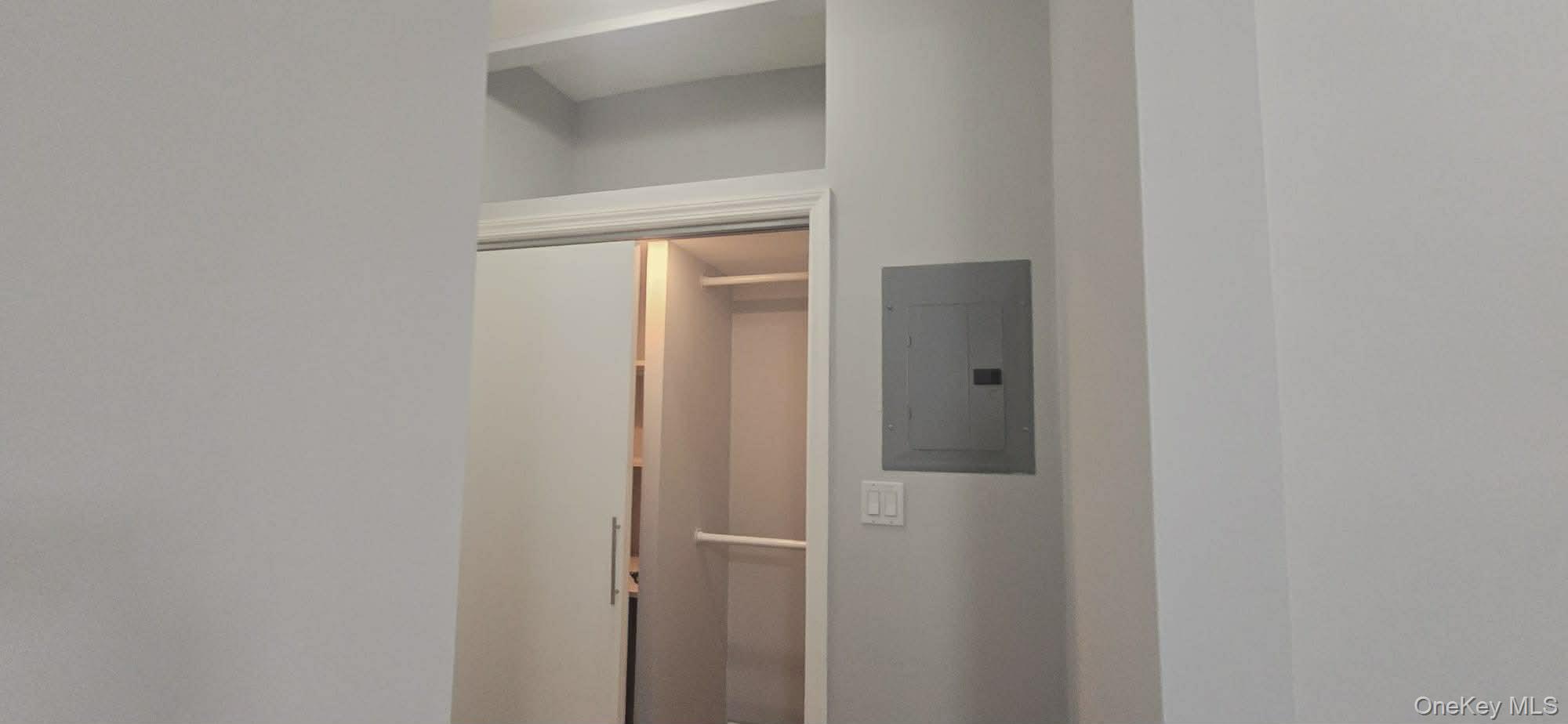 #4 photo, 97-43 105th Street, קווינס Ozone Park , NY 11416