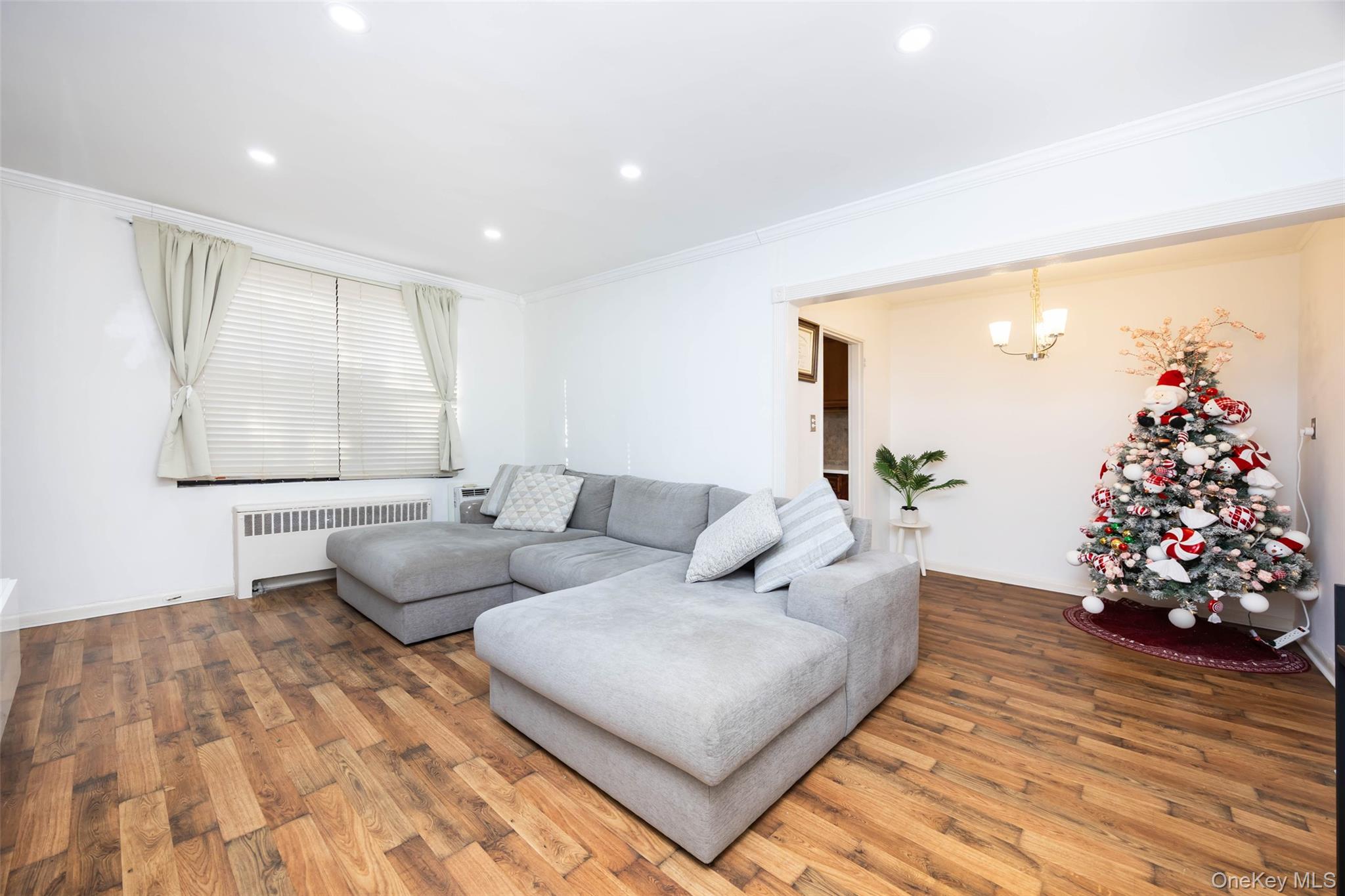 #4 photo, 70-07A Park Drive, קווינס Kew Garden Hills , NY 11367