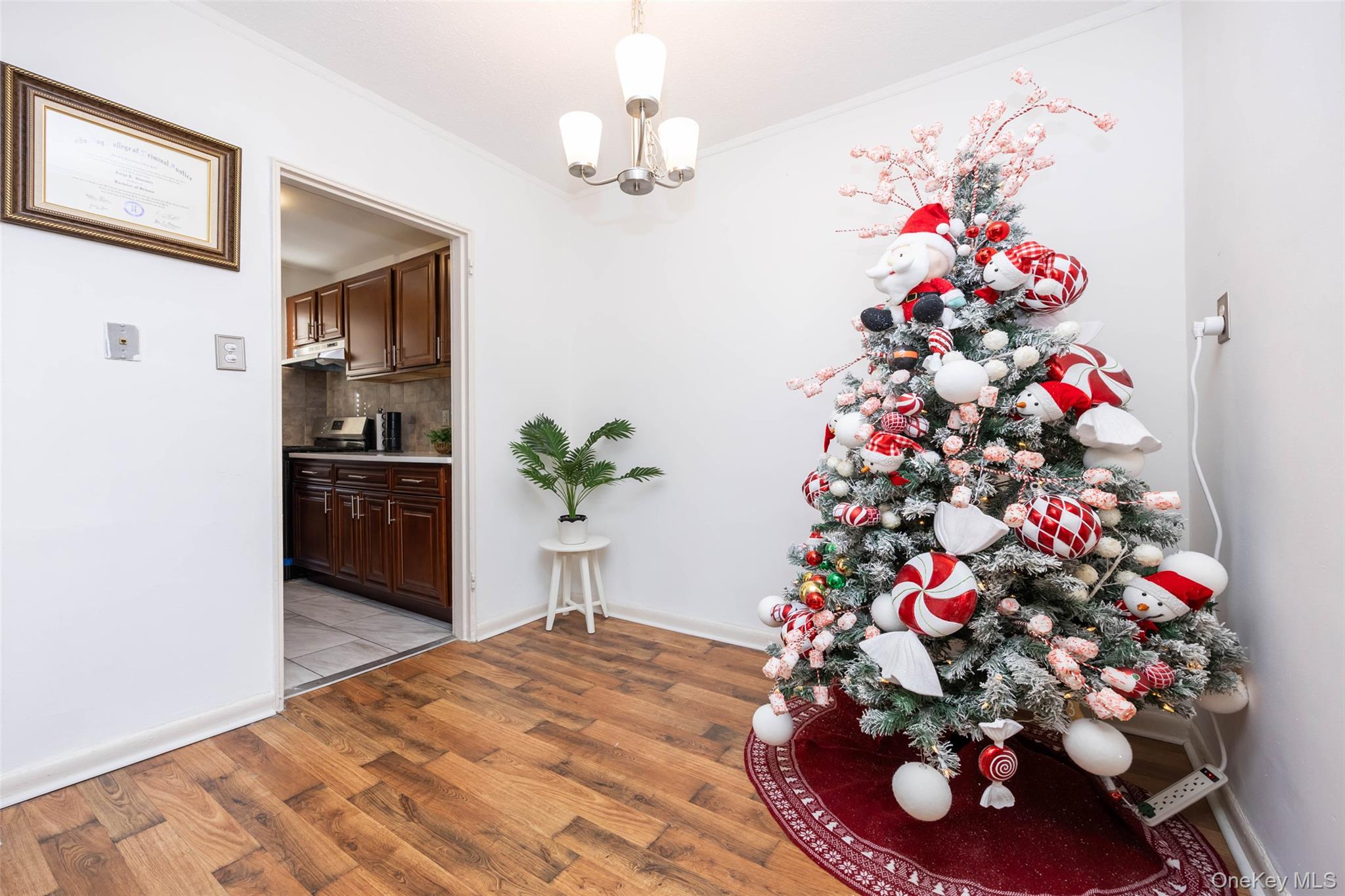 #6 photo, 70-07A Park Drive, קווינס Kew Garden Hills , NY 11367