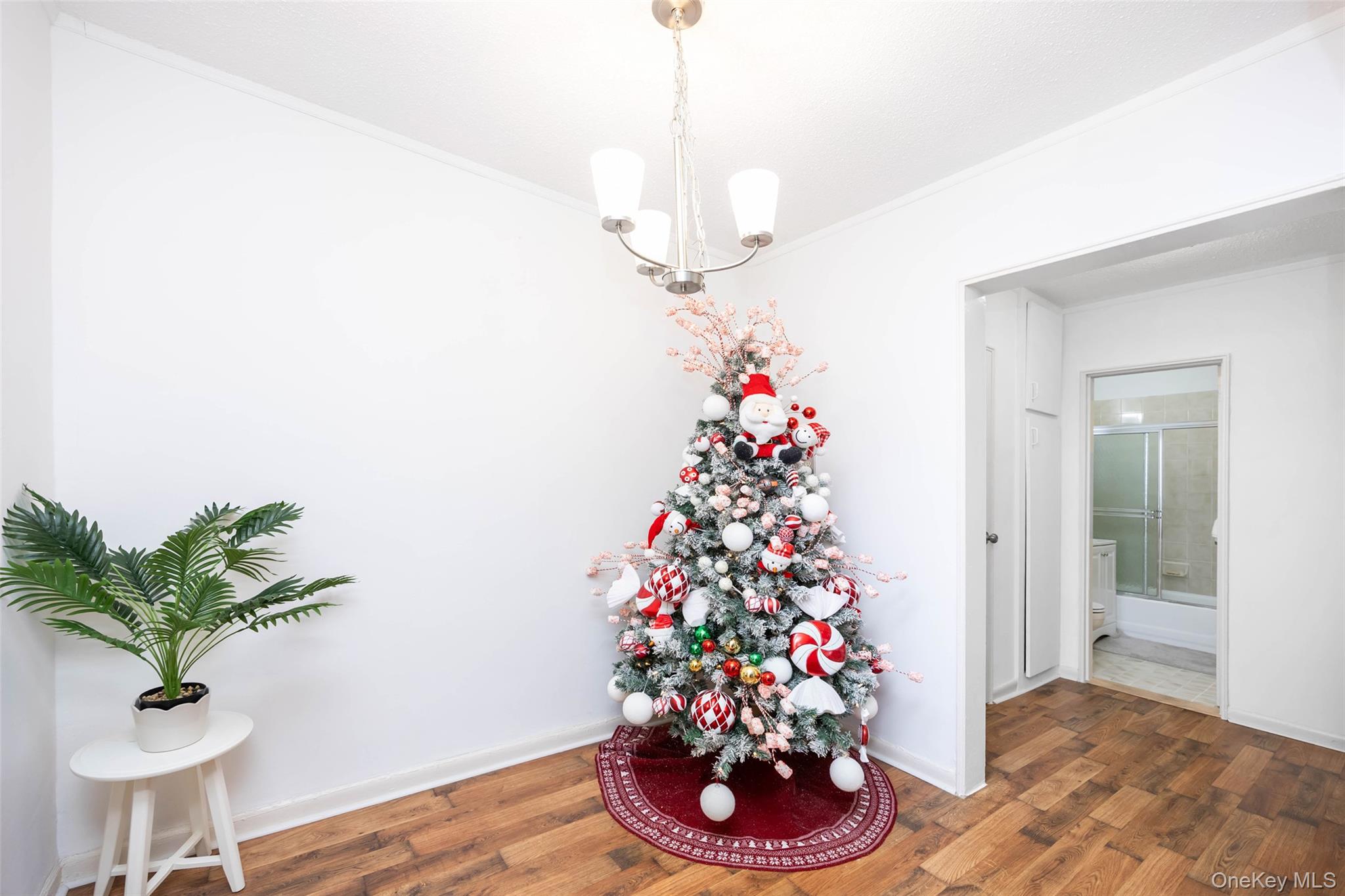 #7 photo, 70-07A Park Drive, קווינס Kew Garden Hills , NY 11367