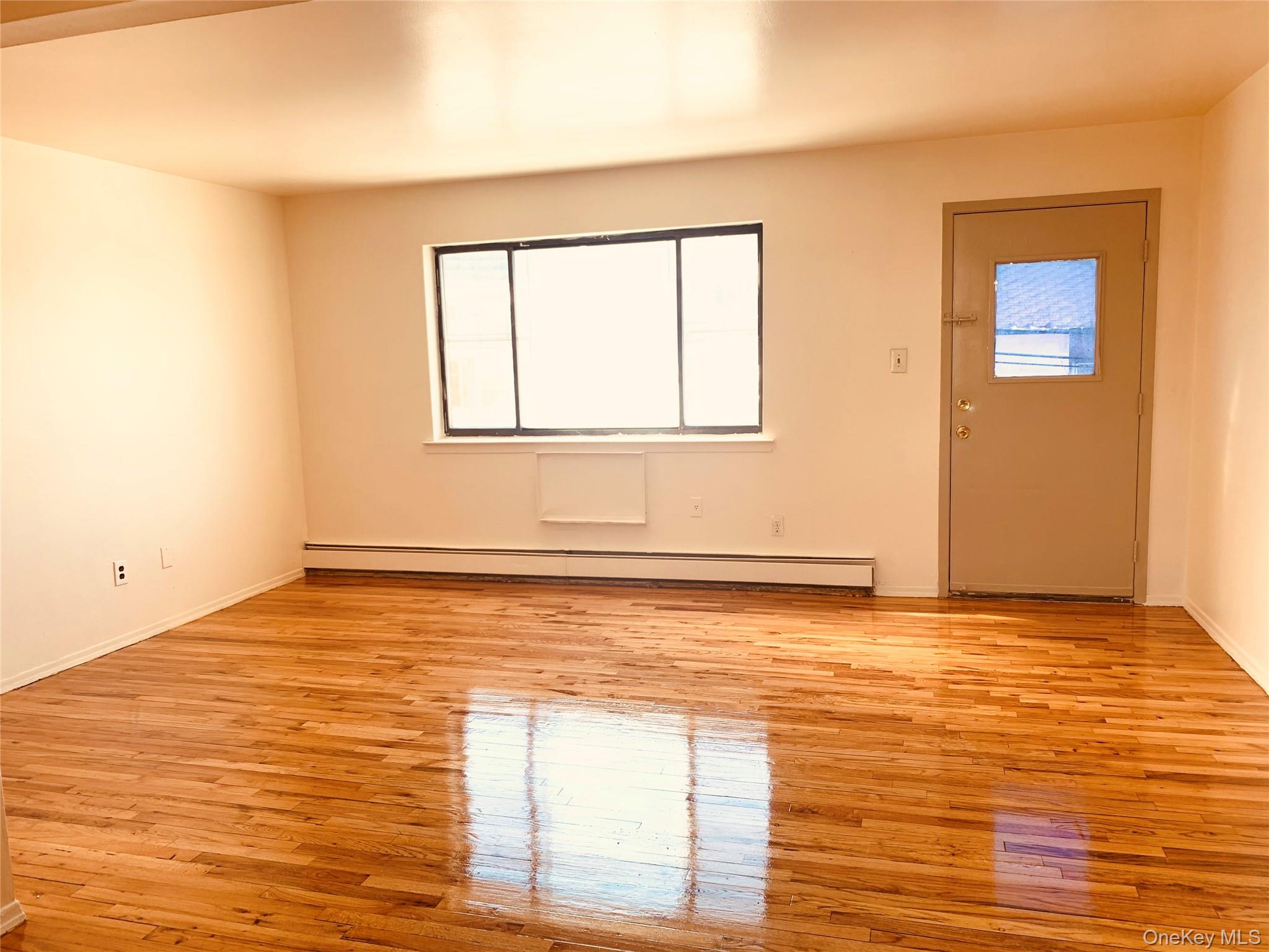 #4 photo, 6229 102nd Street, फॉरेस्ट हिल्स Forest Hills , NY 11374